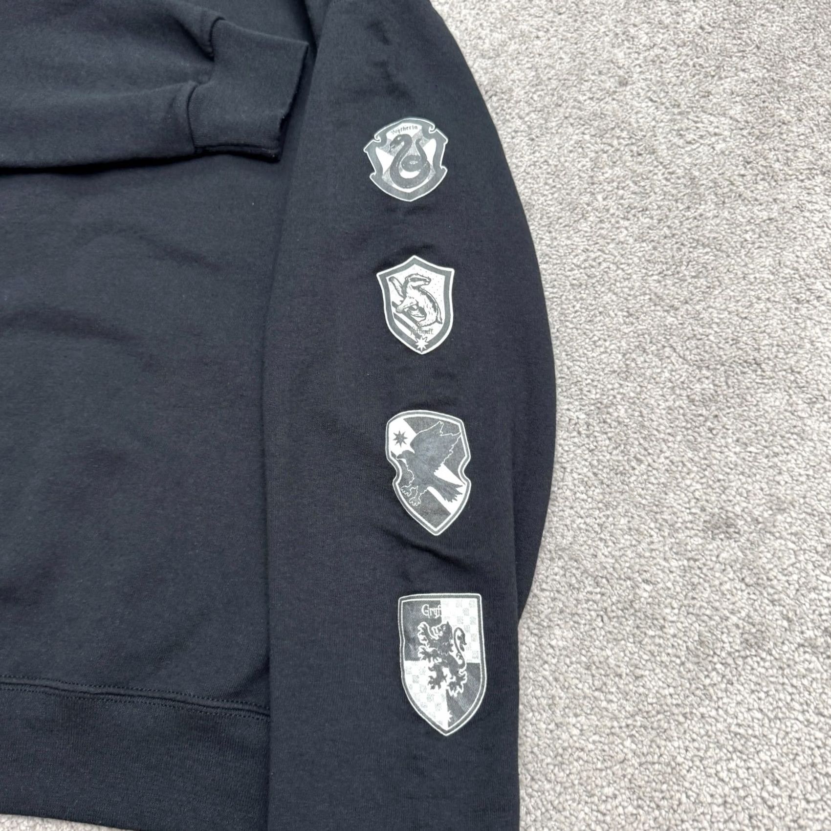 Vintage Harry Potter Hogwarts Hoodie Pullover Sweatshirt Mens S Black Fleece Logo 1/4 Zip Hooded Winter All Seasons Size US S / EU 44-46 / 1 - 6 Thumbnail