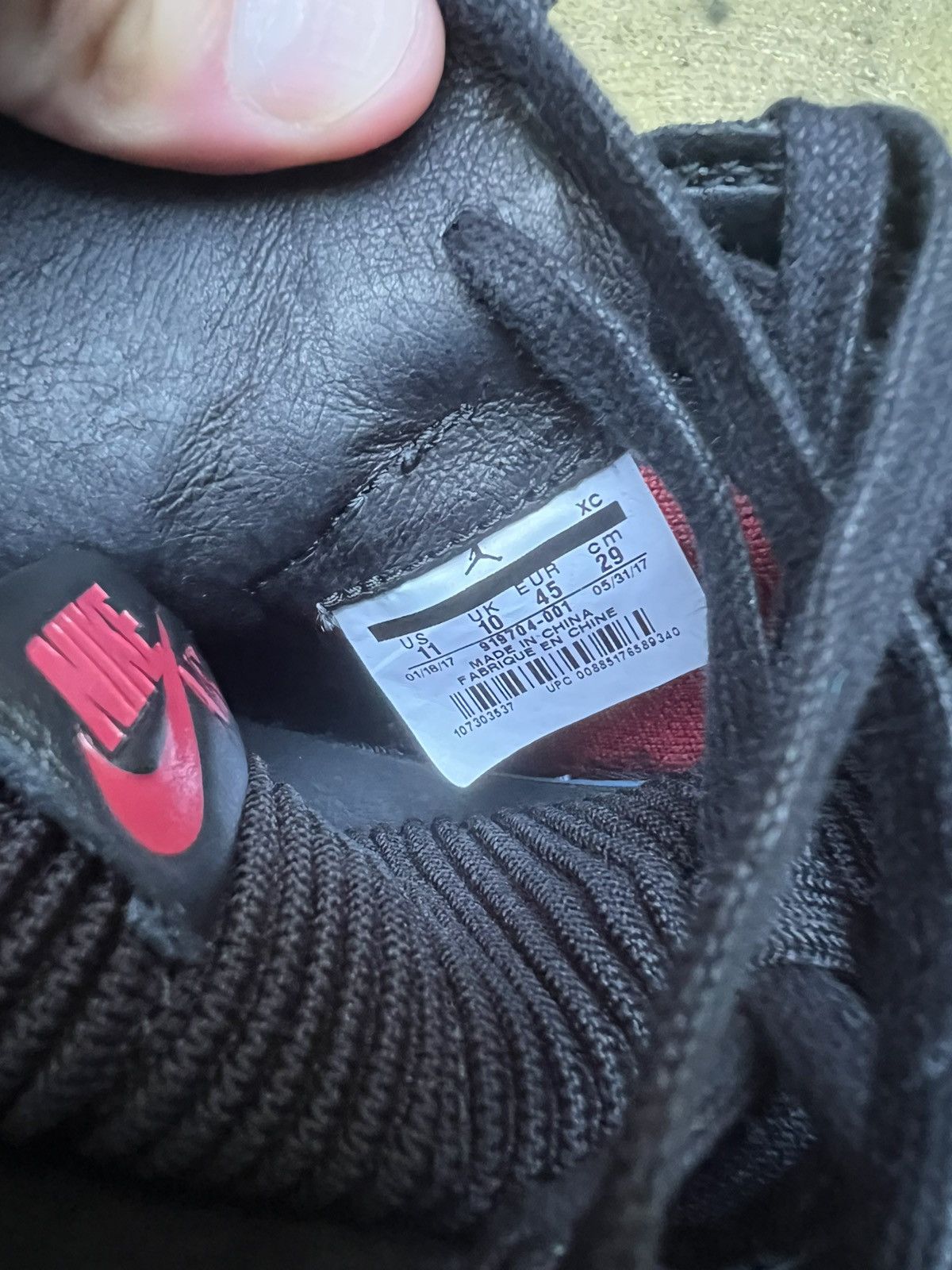 Jordan Brand Jordan 1 bred flyknit Size US 11 / EU 44 - 9 Thumbnail