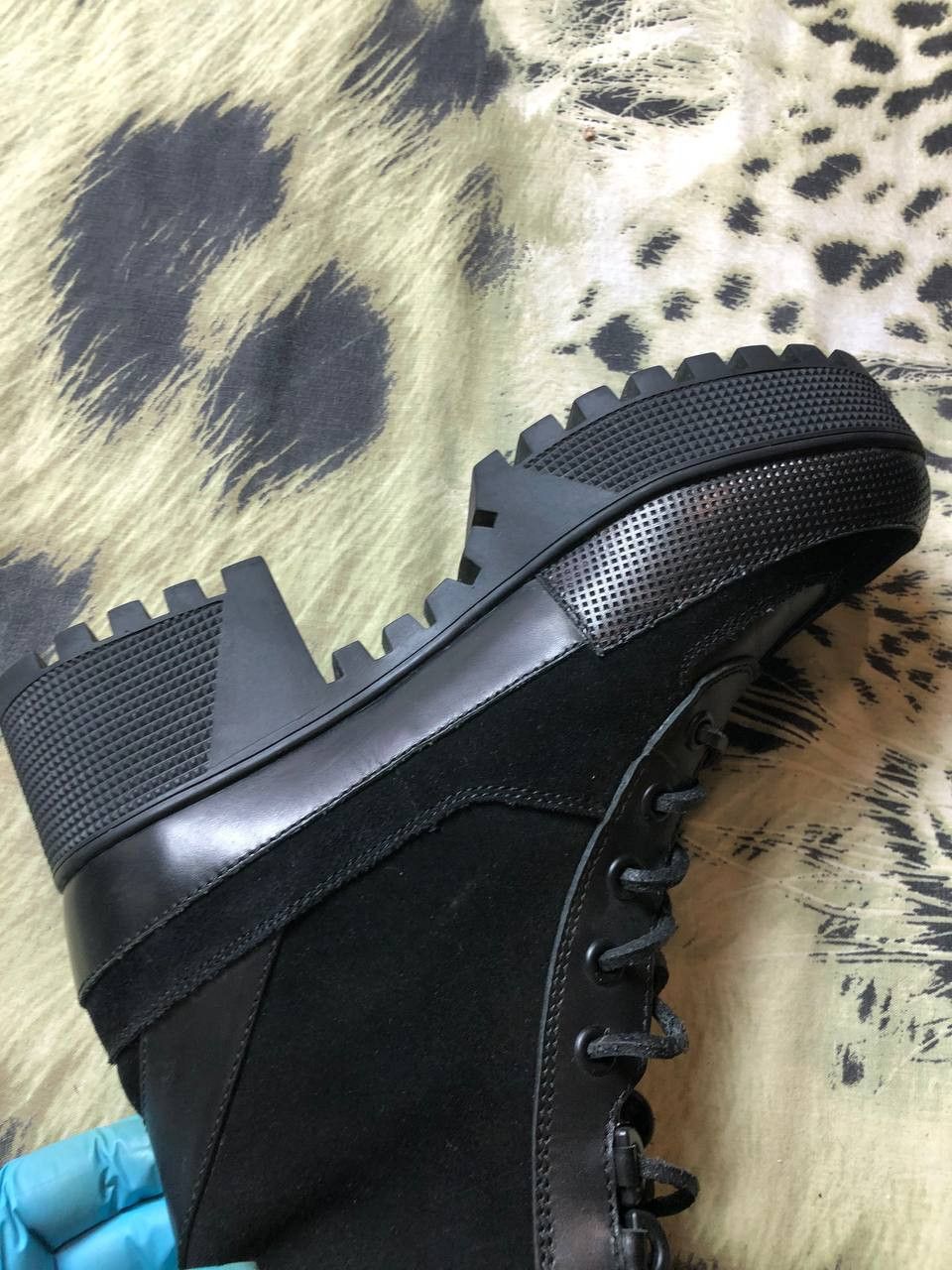 Louis Vuitton Luxury Louis Vuitton Black Platform Boots Size US 8 / IT 38 - 10 Thumbnail