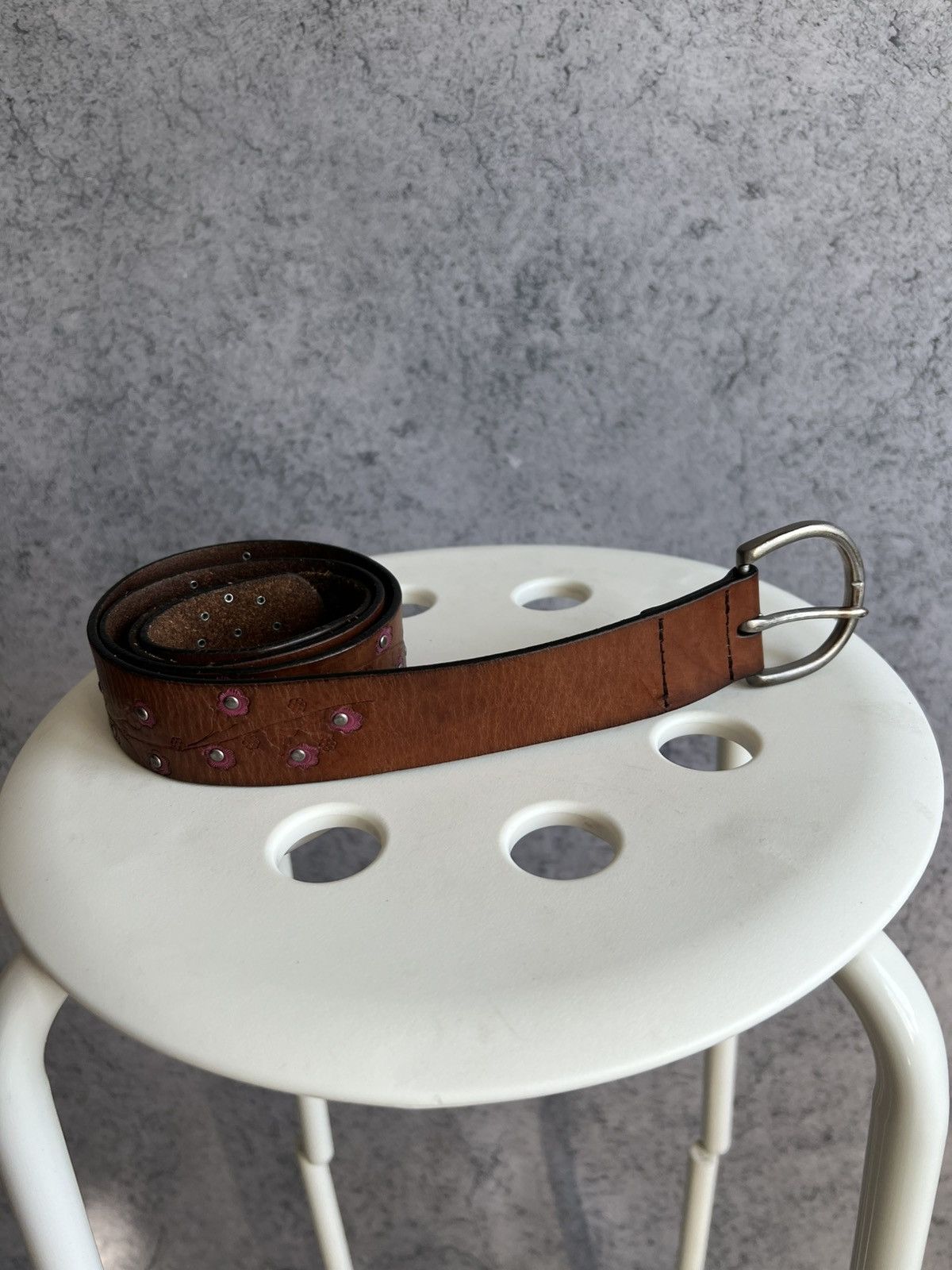 Genuine Leather Vintage Genuine Leather Brown Studded Flower Belt Womens Size ONE SIZE - 1 Thumbnail