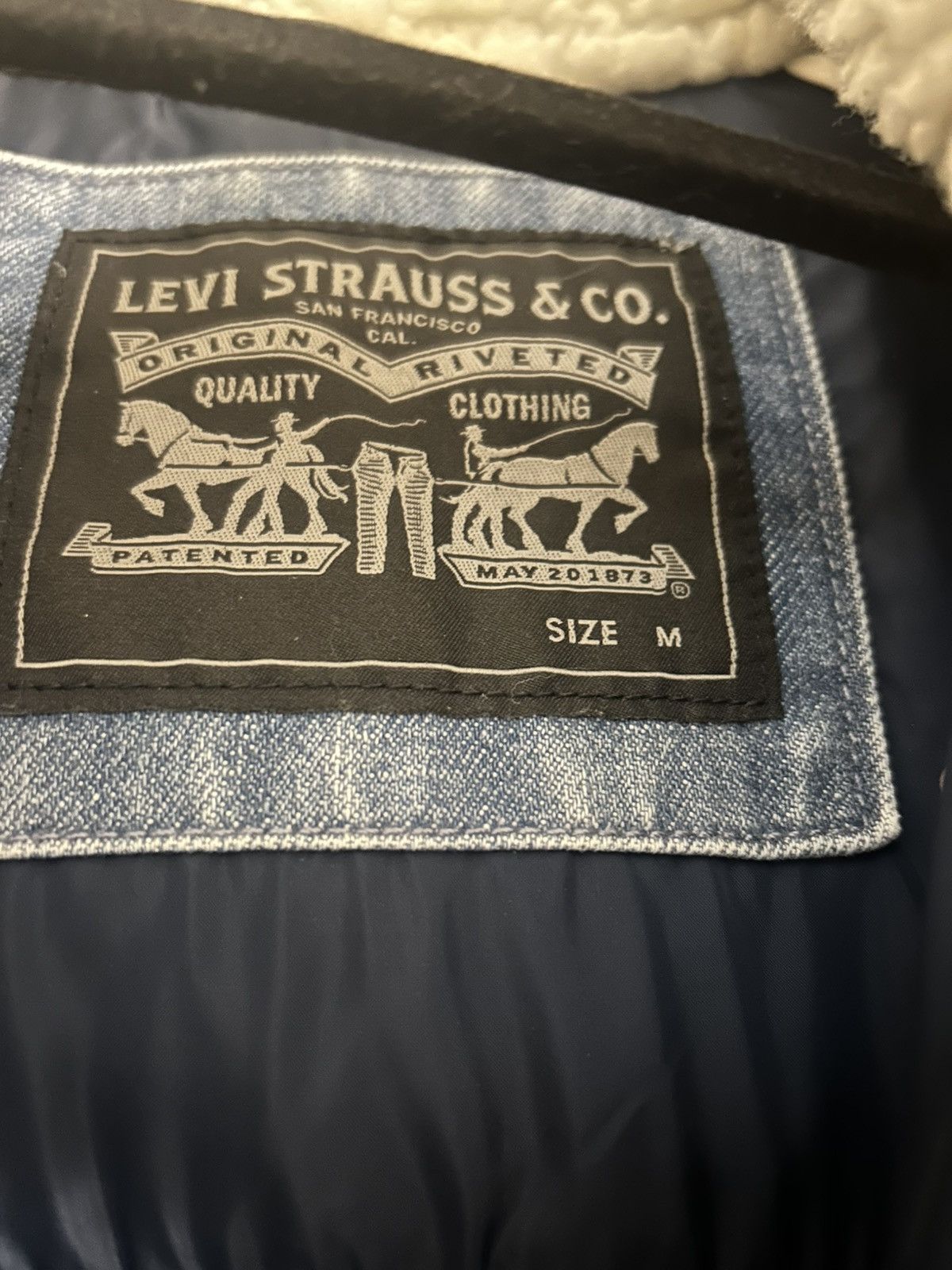 Levi's Levi’s Oversized Denim Lightwash Puffer Jacket Size US M / EU 48-50 / 2 - 2 Thumbnail