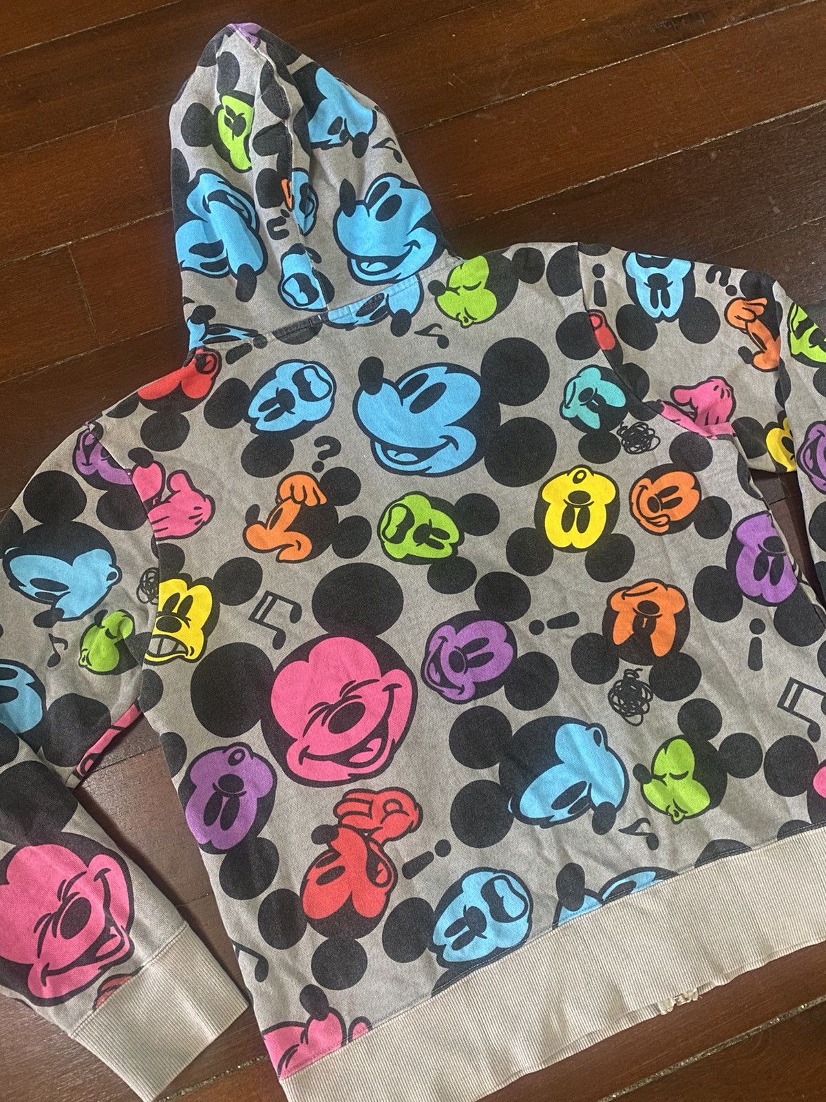 Disney Rare vintage y2k mickey mouse tokyo disney resort hoodie Size US L / EU 52-54 / 3 - 14 Thumbnail