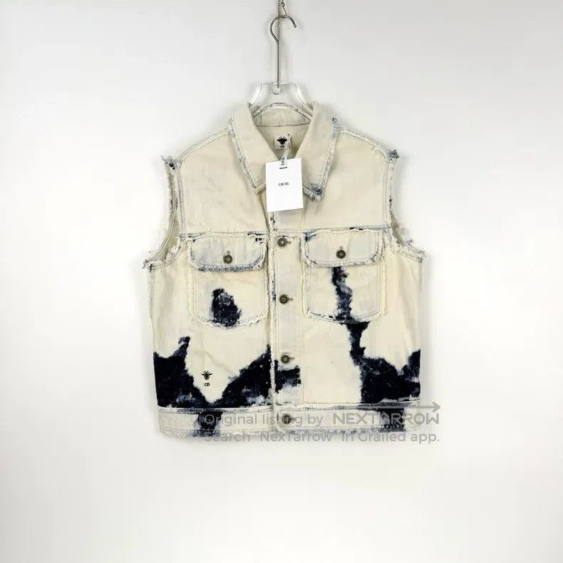 Dior Dior Beige embroidered bee fur edge denim vest Size XXS / US 00 / IT 34 - 3 Thumbnail