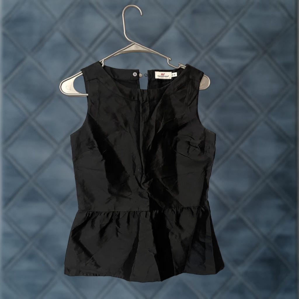 Vineyard Vines Vineyard Vines Blouse shirt Black 00 Cotton/Silk Blend Sleeveless Round Neck Zip Regular Womens Clothing Casual Party/Cocktail Vintage style Size XXS / US 00 / IT 34 - 1 Thumbnail