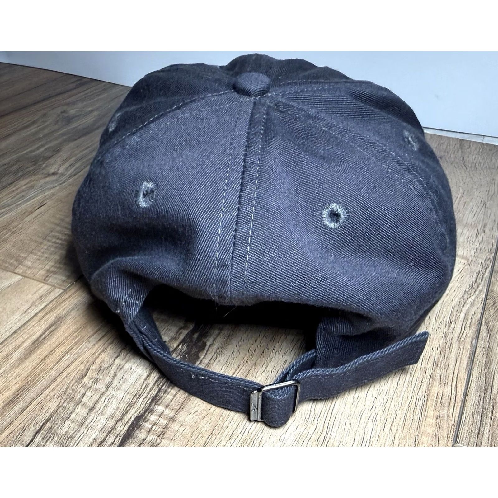Nike VINTAGE Nike Hat 6 Panel Black Strap Back Cotton Small Red Swoosh 90s Cap Mens Womens Unisex Adults Size ONE SIZE - 4 Thumbnail