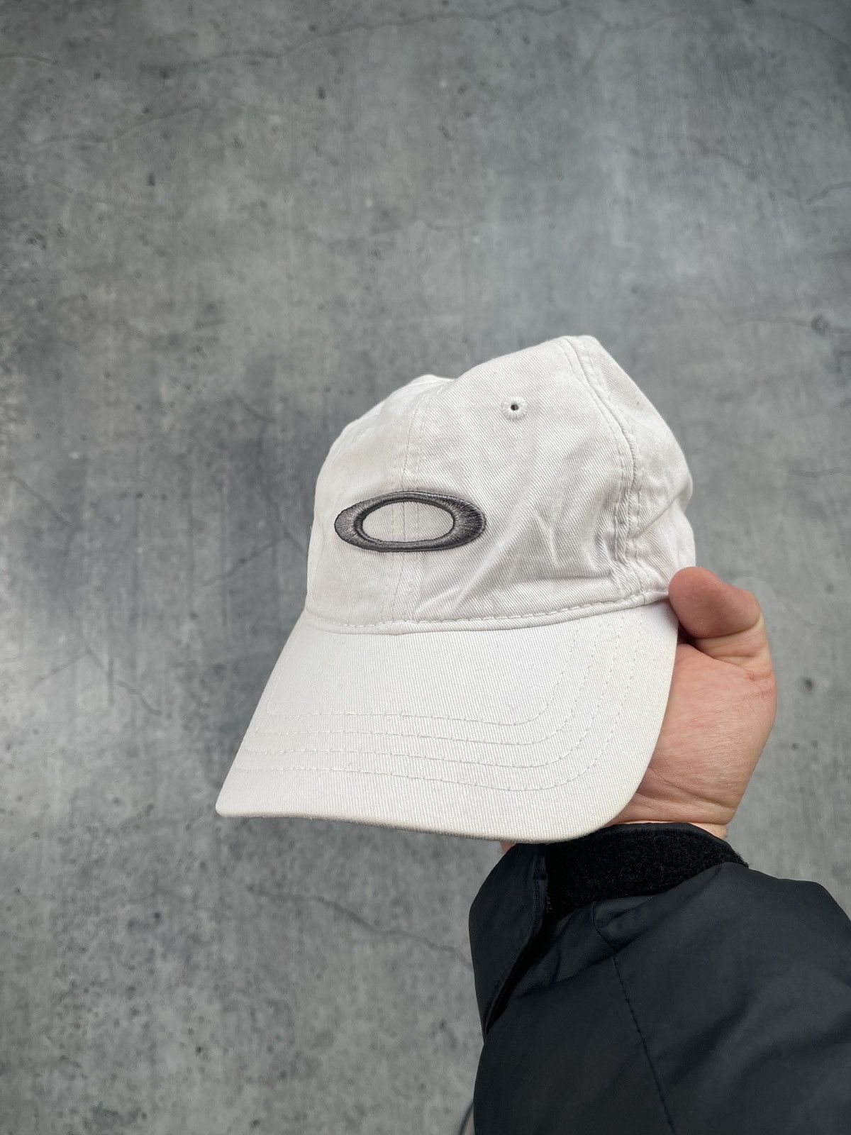 Other Vintage Oakley Centre Logo Black Cap Gorpcore Size ONE SIZE - 2 Thumbnail