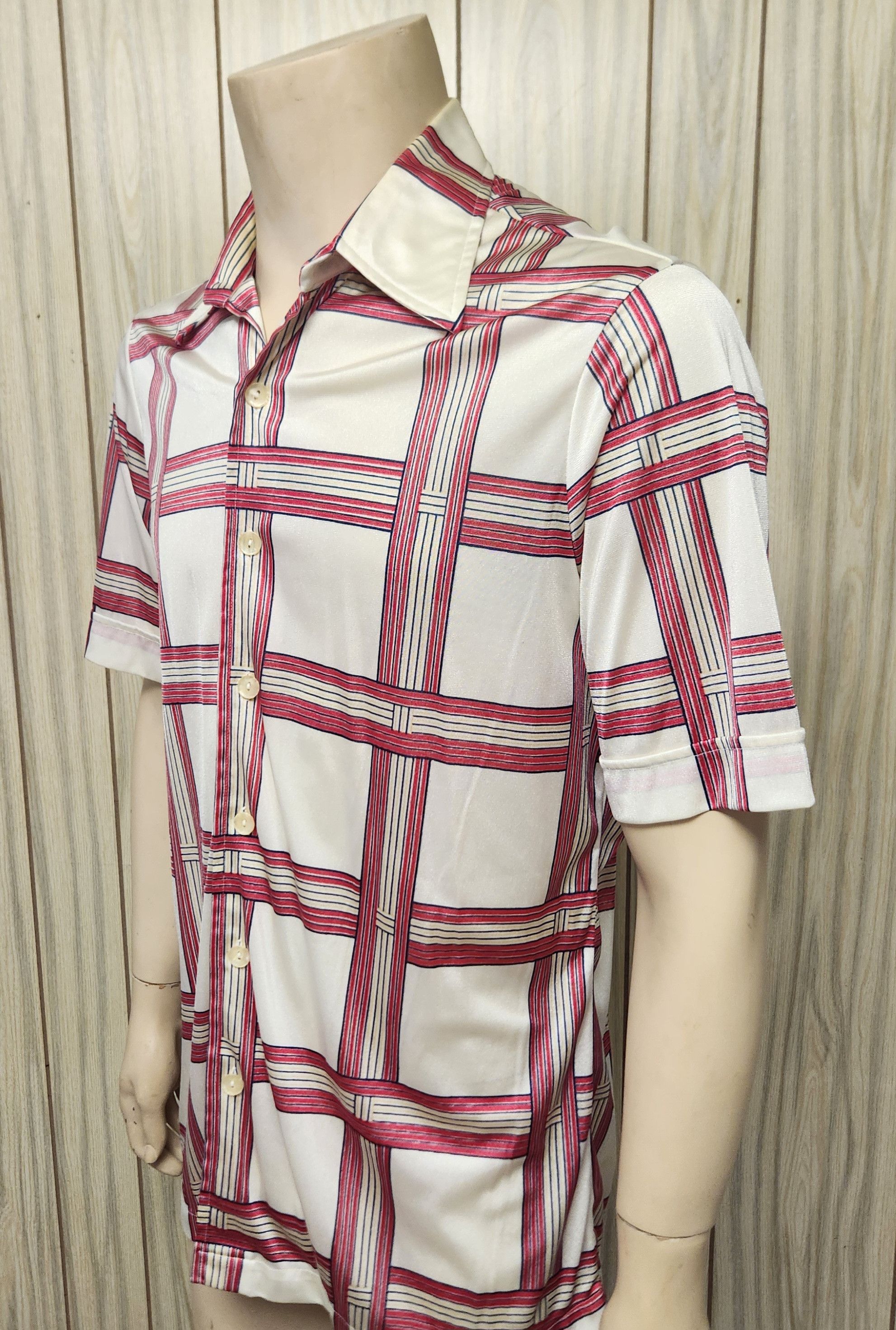 Vintage 1970s men's shirt L short sleeve geometric nylon disco Damon Size US L / EU 52-54 / 3 - 2 Thumbnail