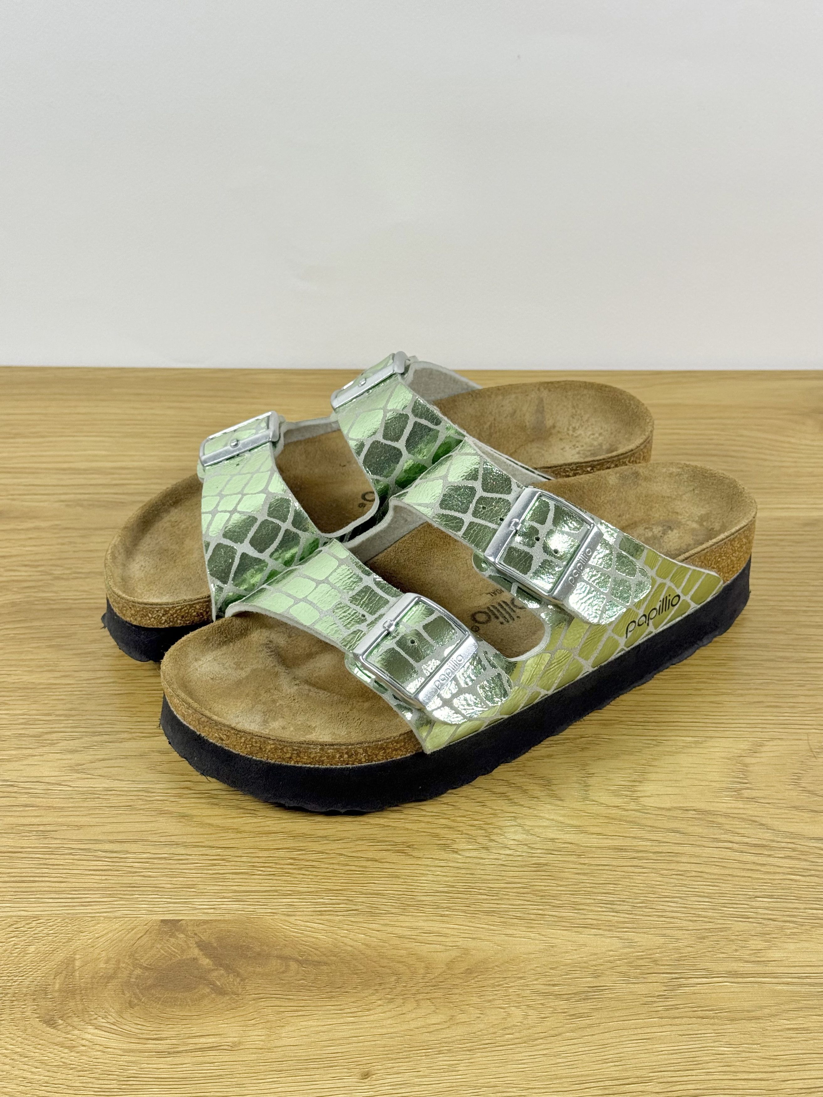 Birkenstock Birkenstock Arizona GatorGleam Green Metallic Sandals Size US 8 / IT 38 - 1 Thumbnail