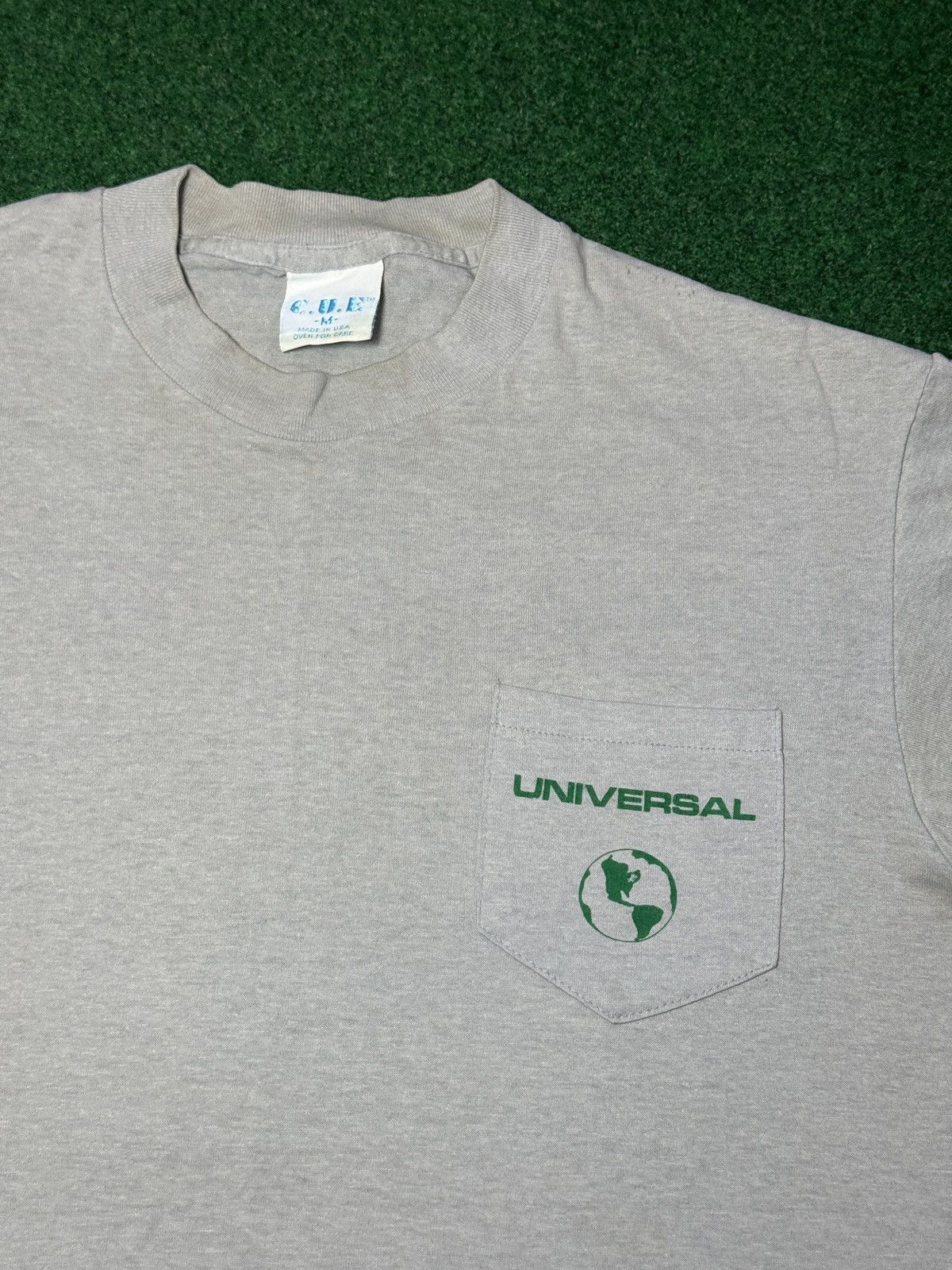 Vintage Vtg 90s Universal Studios Streetwear Retro Surfer T Shirt Size US M / EU 48-50 / 2 - 4 Thumbnail