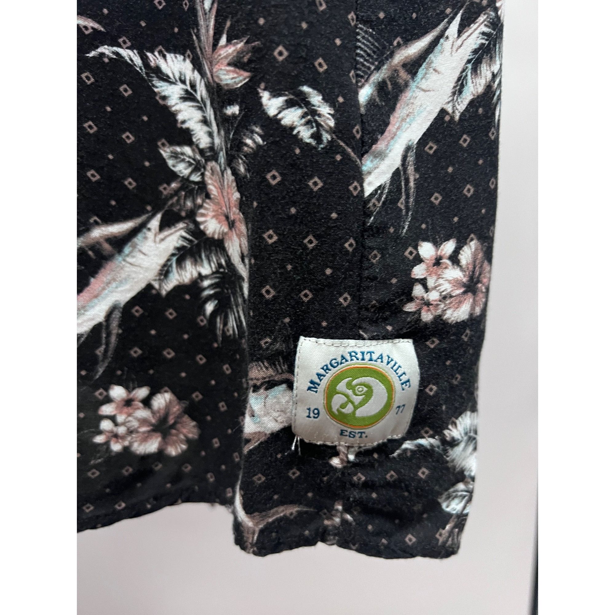 Vintage Jimmy Buffett Margaritaville Mens Vintage Black Floral Hawai Size US XL / EU 56 / 4 - 7 Thumbnail