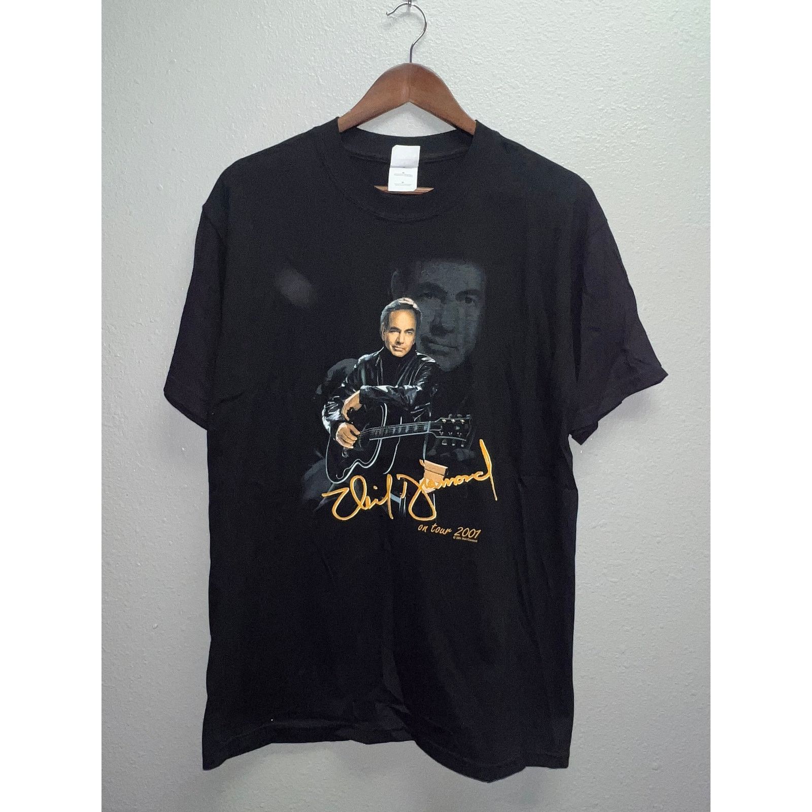 Gildan Vintage Neil Diamond Shirt On Tour 2001 Live In Concert Tee Size US M / EU 48-50 / 2 - 1 Thumbnail