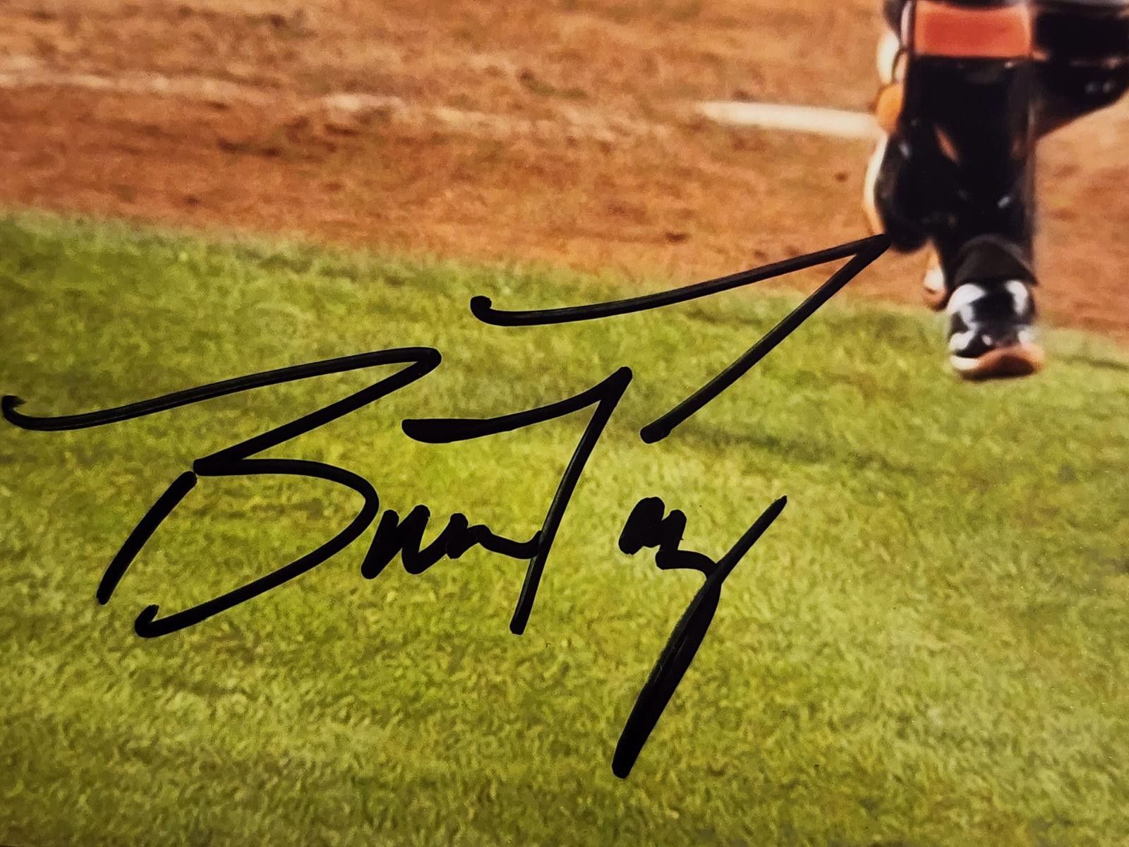 Unknown London Buster Posey & Sergio Romo Signed Giants World Series 8x10 Size ONE SIZE - 2 Thumbnail