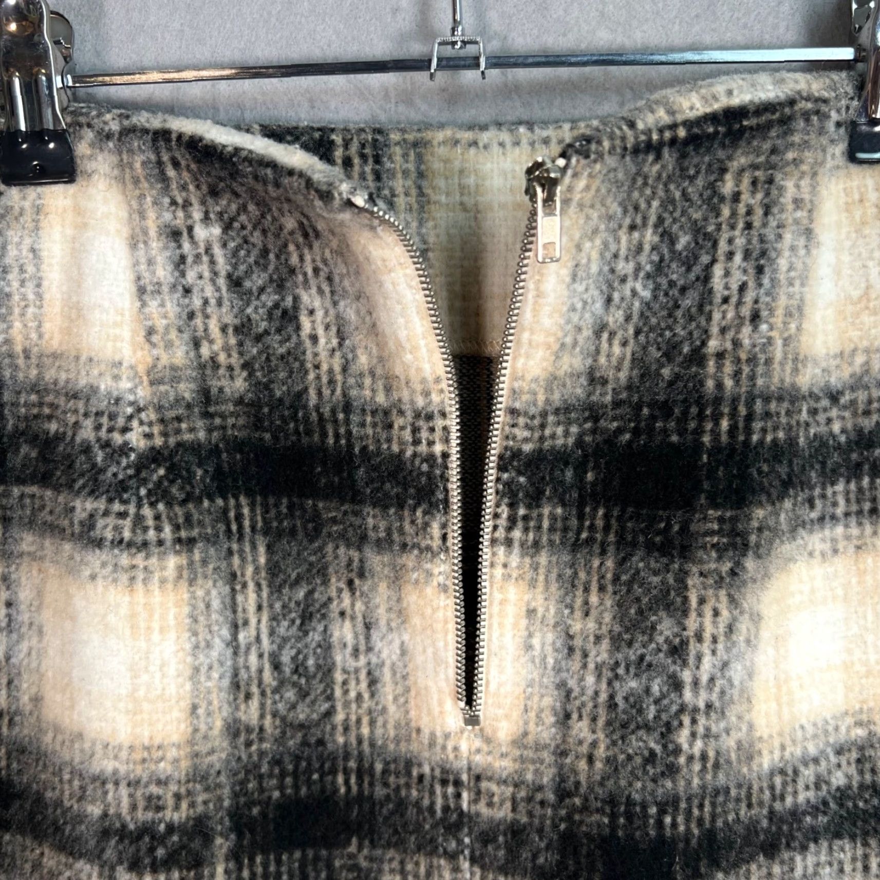 Vintage VINTAGE Potter's Pot Plaid Mini Skirt WITH Back Zip Size M Black Womens Short Skirt (Broken) Potters Pot Size 32" / US 10 / IT 46 - 7 Thumbnail