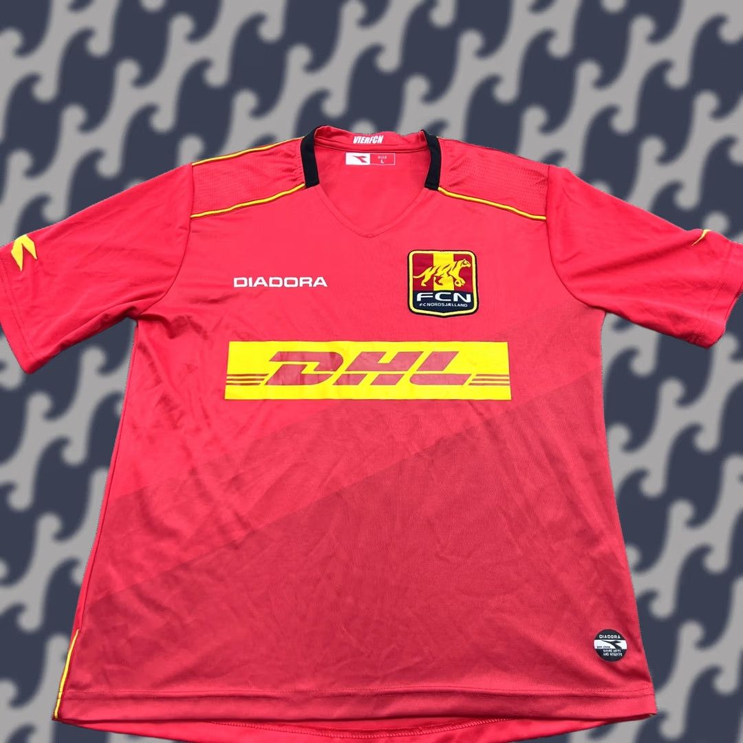 Diadora Diadora FC Nordsjaelland 2017-2018 Home Jersey Mens Large Adult Red T-Shirt Football Jersey Moisture Wicking Quick Dry Athletic Sport Jersey Mens Size US L / EU 52-54 / 3 - 1 Thumbnail