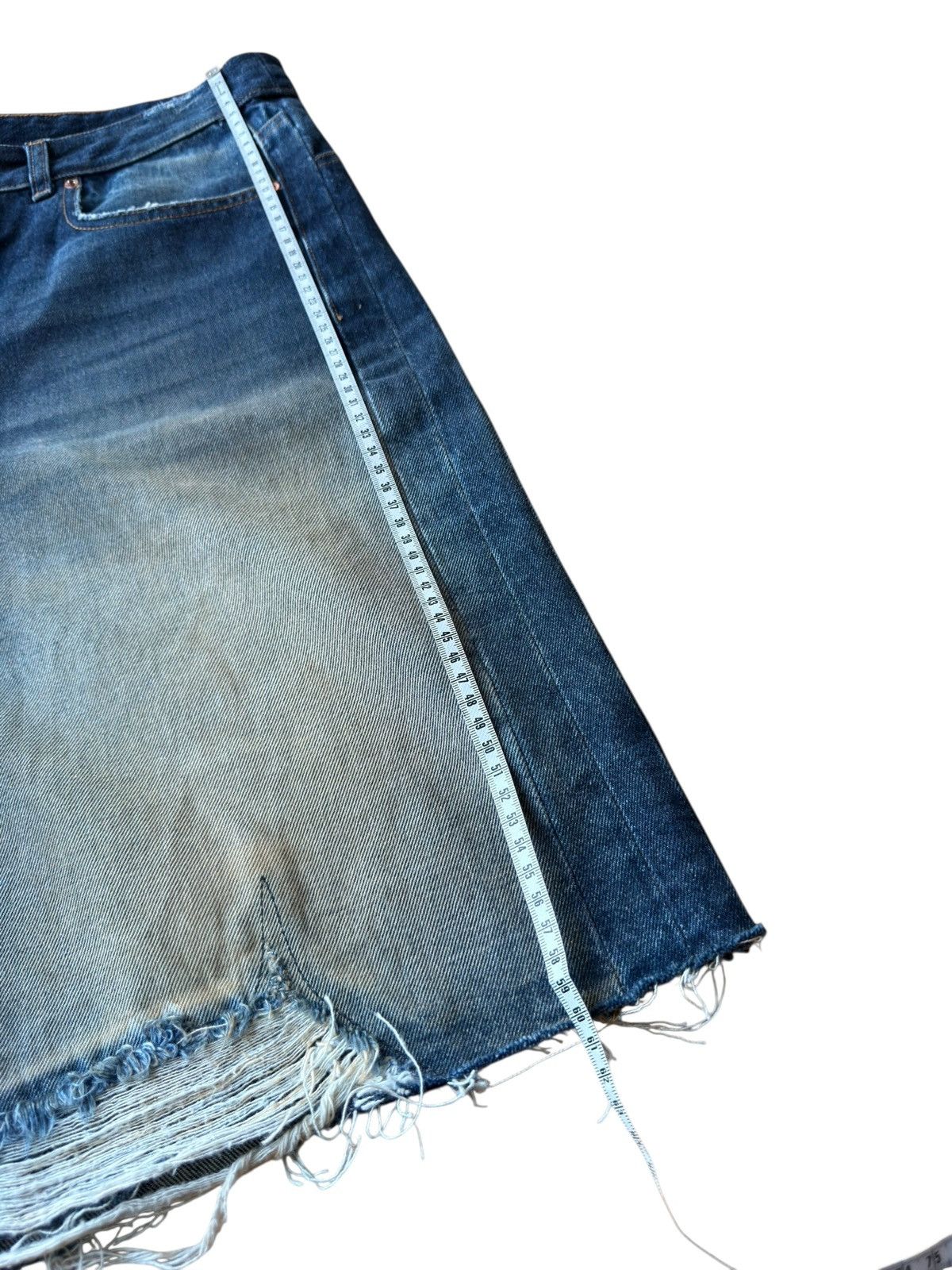 Vetements *RARE* GVASALIA VETEMENTS DENIM BAGGY DISTRESSED SHORT Size US 36 / EU 52 - 23 Thumbnail