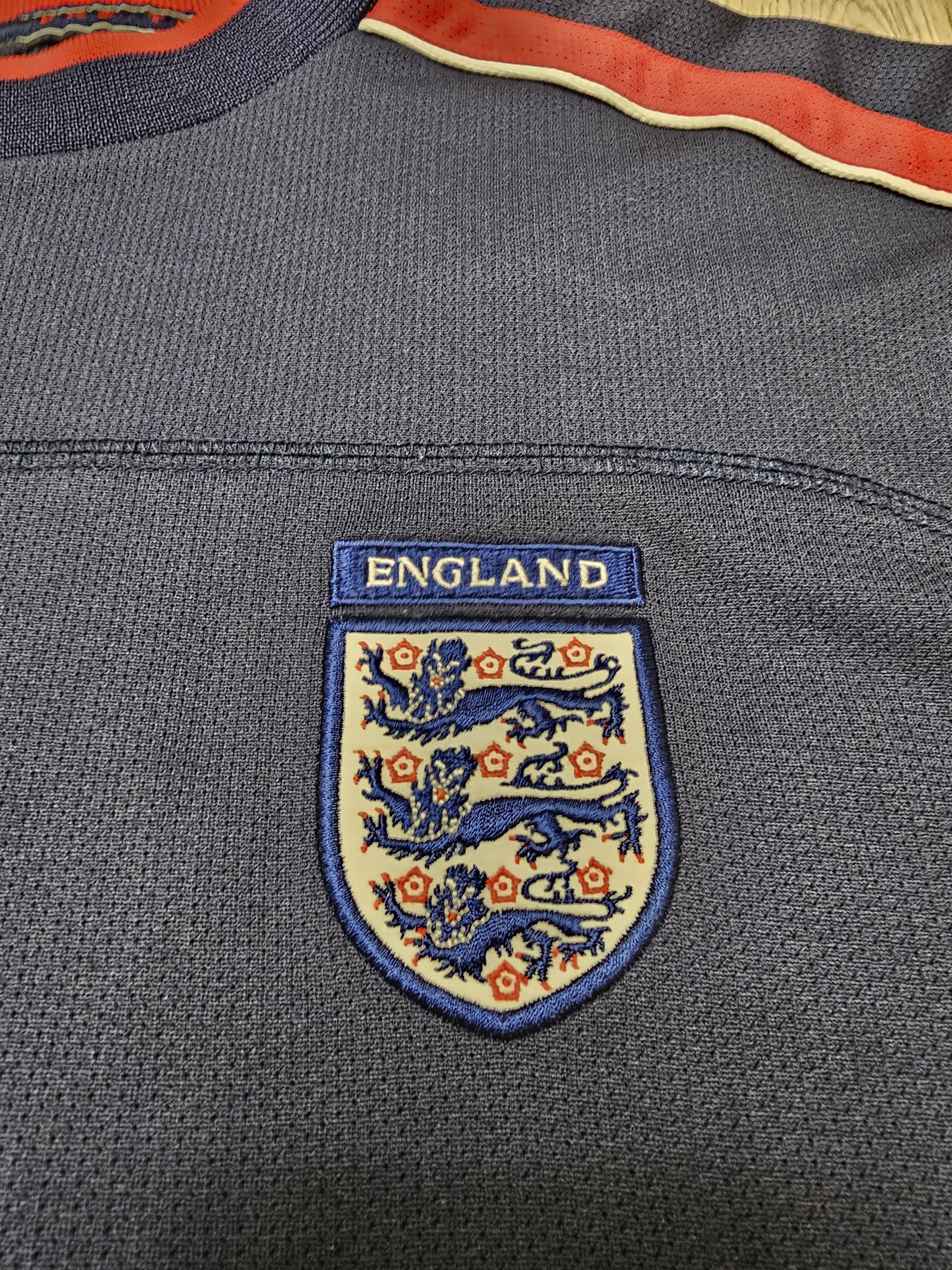 Vintage ENGLAND 2002 VINTAGE TRAINING FOOTBALL SHIRT SOCCER JERSEY Size US M / EU 48-50 / 2 - 4 Thumbnail