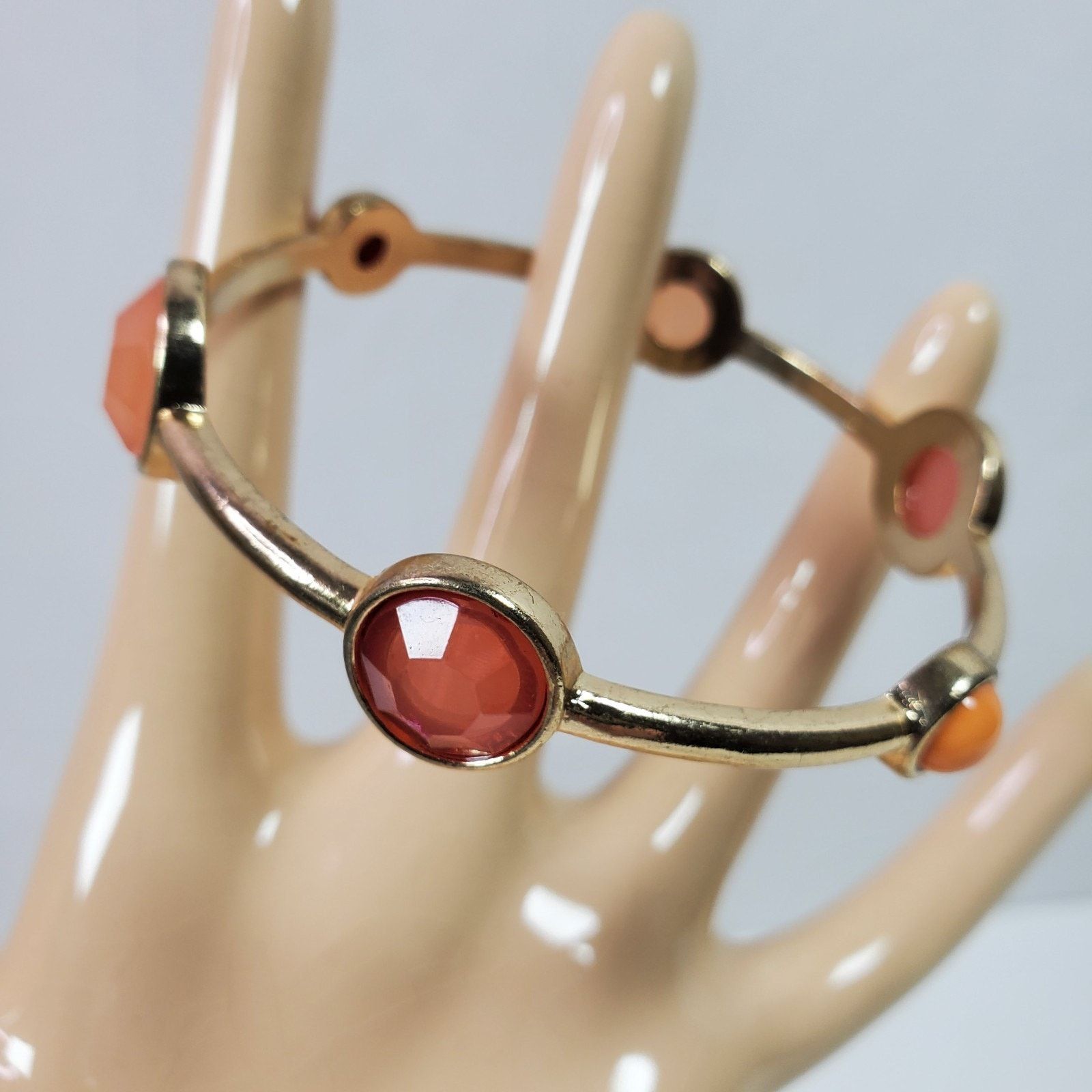 The Unbranded Brand Casual Career Gold Tone w/ Pink Beads Bangle NOS Size ONE SIZE - 1 Thumbnail