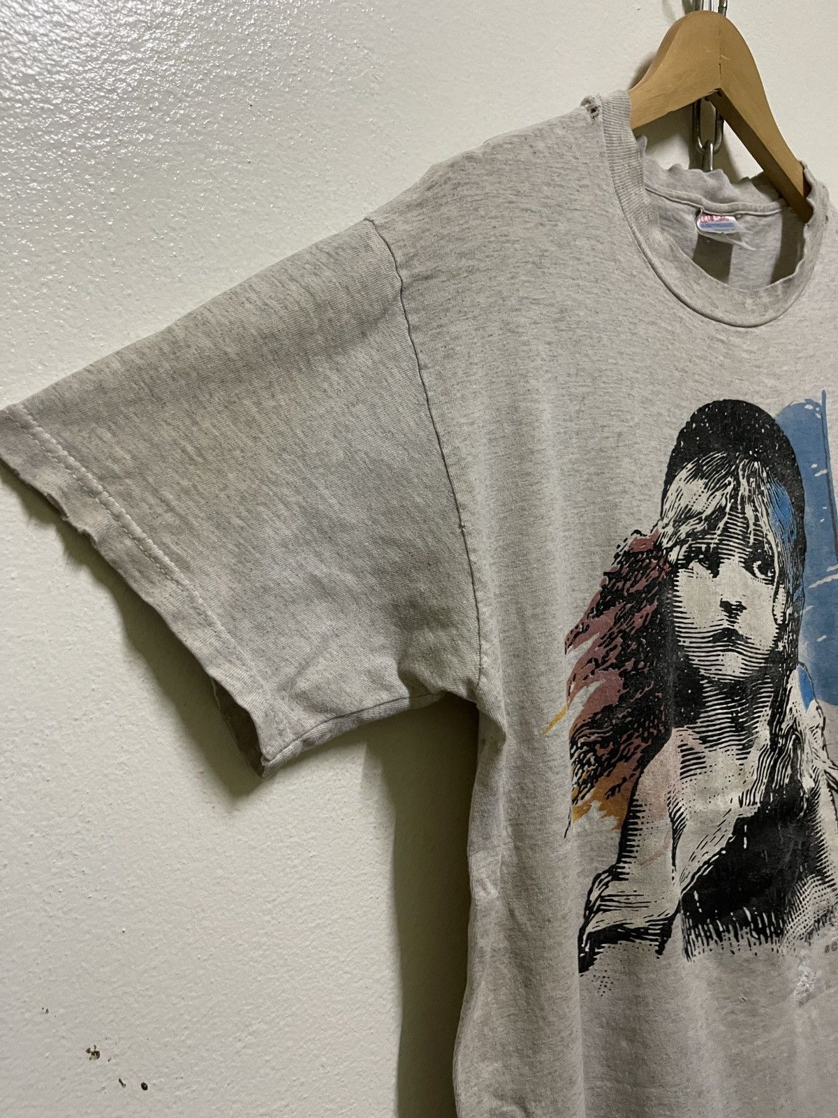Vintage Les Miserables T Shirt Vintage Distressed Size US M / EU 48-50 / 2 - 2 Thumbnail