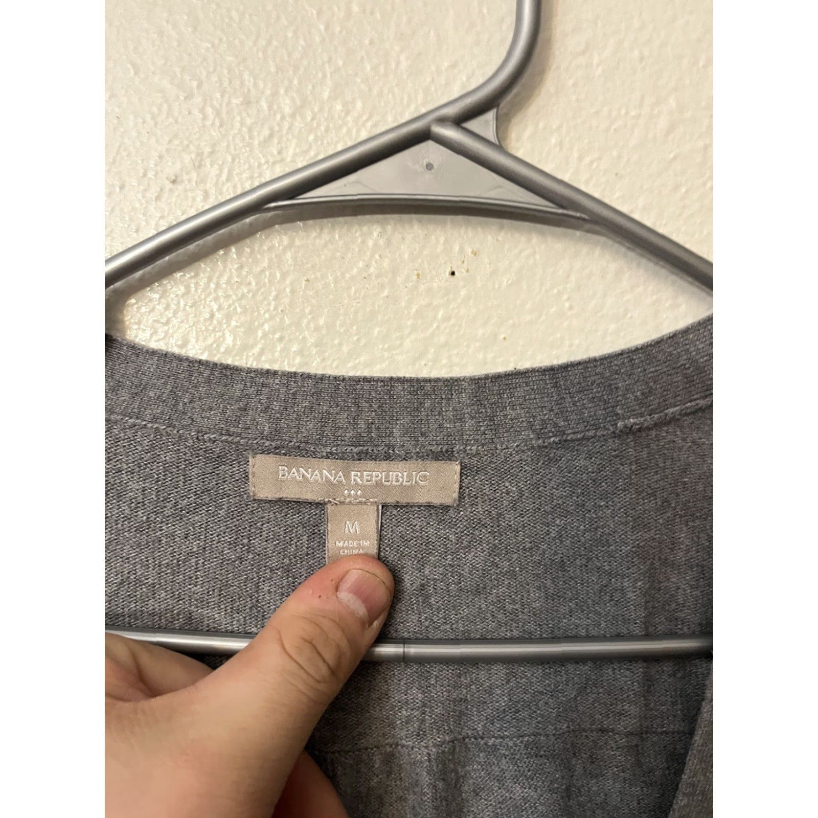 Banana Republic Banana Republic Sweater Cardigan Long Sleeve Womens Size Medium Gray V Neck Size M / US 6-8 / IT 42-44 - 2 Thumbnail