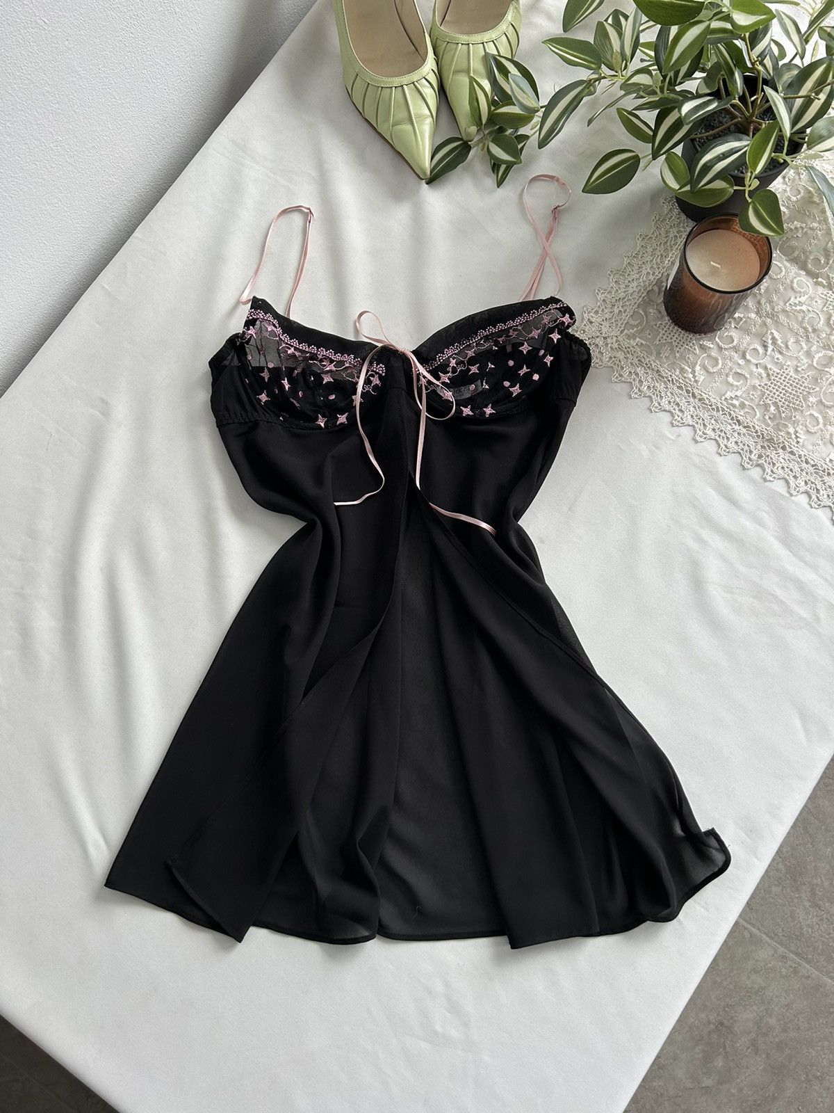 Vintage Vintage black pink lace nightwear cute dress Size S / US 4 / IT 40 - 1 Thumbnail