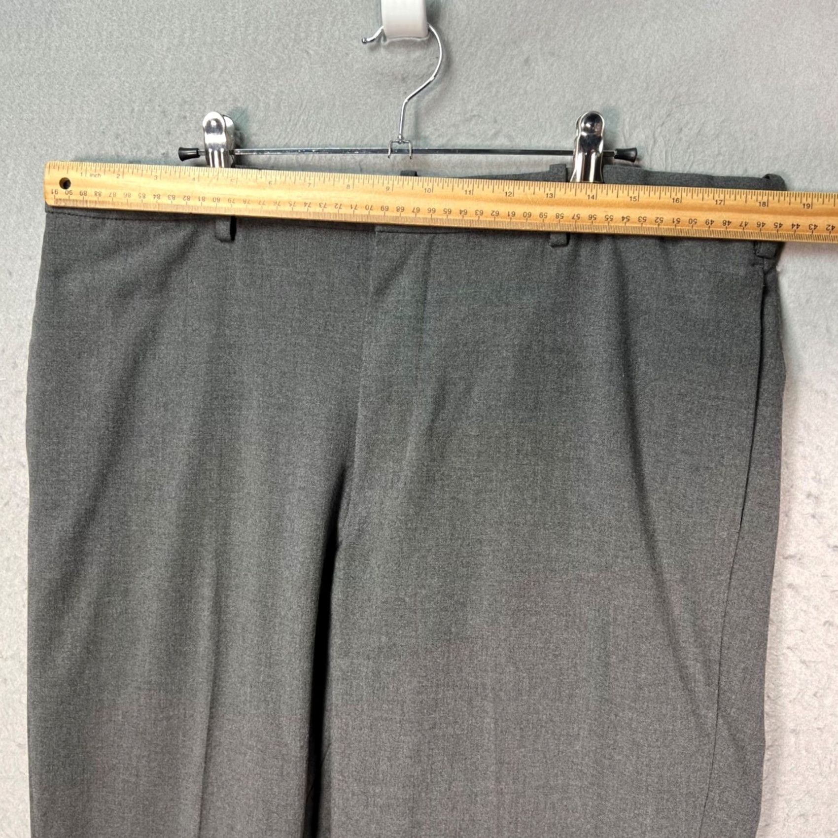 Uniqlo Uniqlo Mens XL Dress Pants Gray Polyester Blend Flat Front Tapered Inseam 27in Slashed Pockets Men Clothing Size US 36 / EU 52 - 4 Thumbnail
