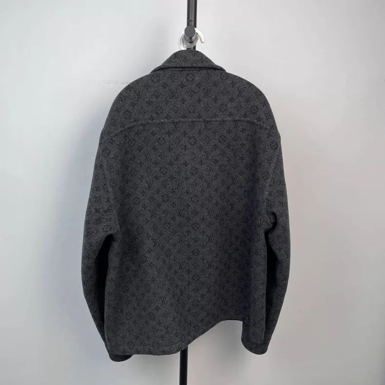 Louis Vuitton Louis Vuitton Full print dark print jacket Size US M / EU 48-50 / 2 - 2 Thumbnail