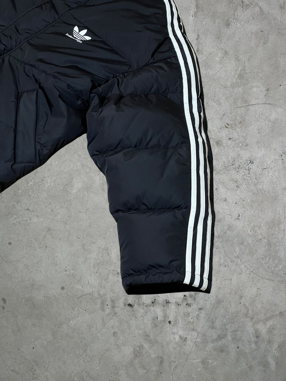 Balenciaga Balenciaga x Adidas Puffer Jacket Size US M / EU 48-50 / 2 - 5 Thumbnail