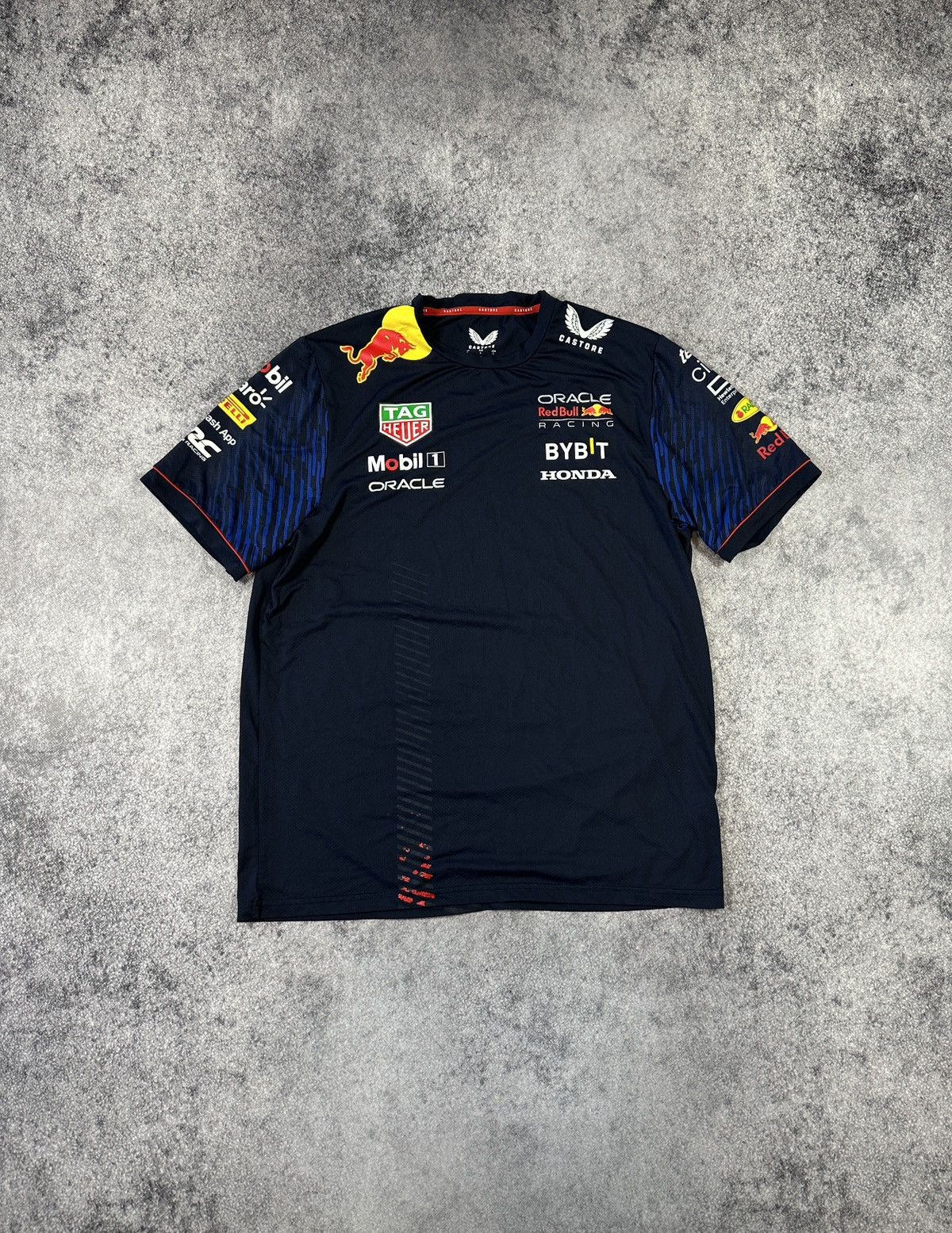 Red Bull Red Bull Aston Martin Castore Logo Racing T-shirt F-1 Rare L Size US L / EU 52-54 / 3 - 1 Thumbnail