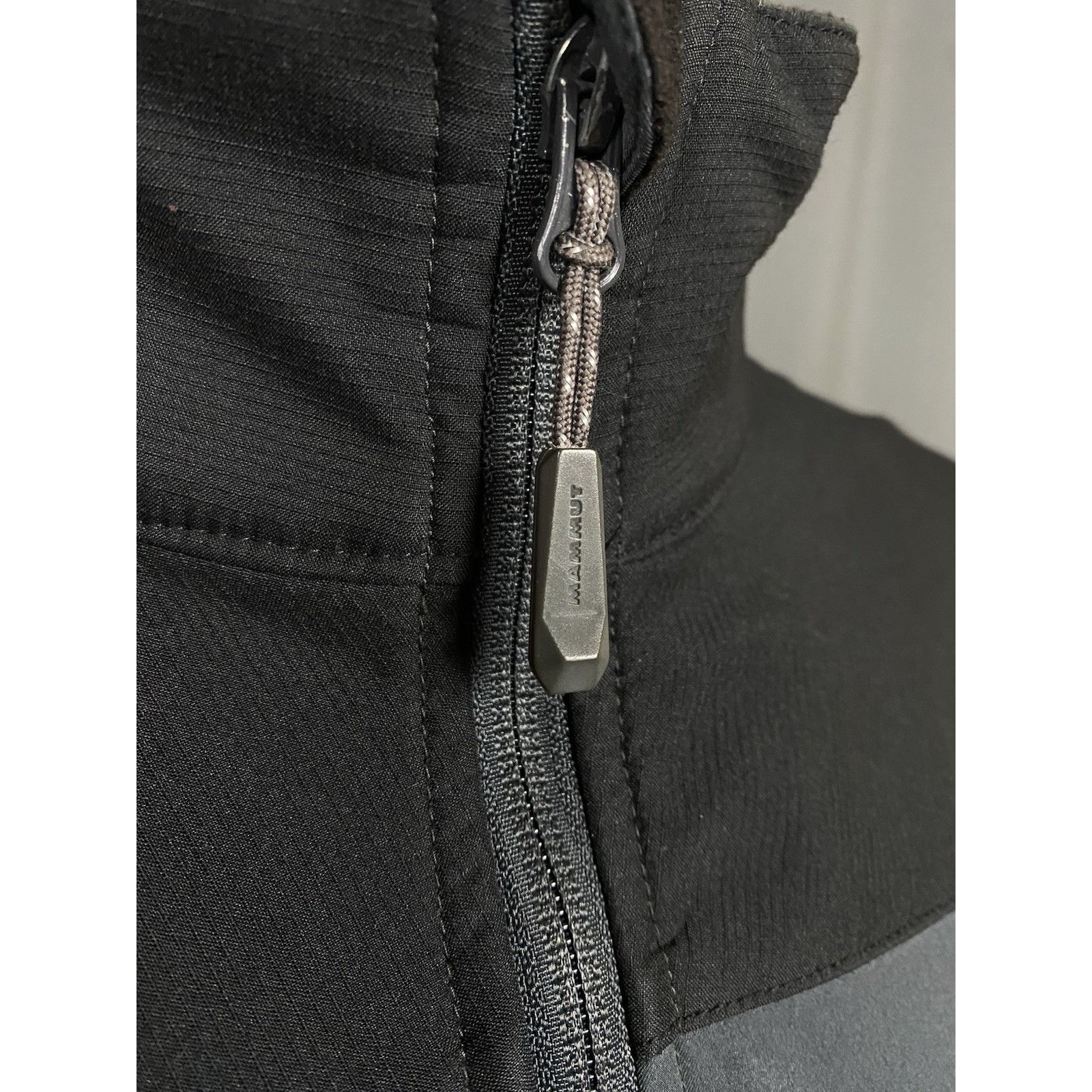 Mammut Mammut Men's Gray Windbreaker Softshell Jacket Size M Size US M / EU 48-50 / 2 - 8 Thumbnail