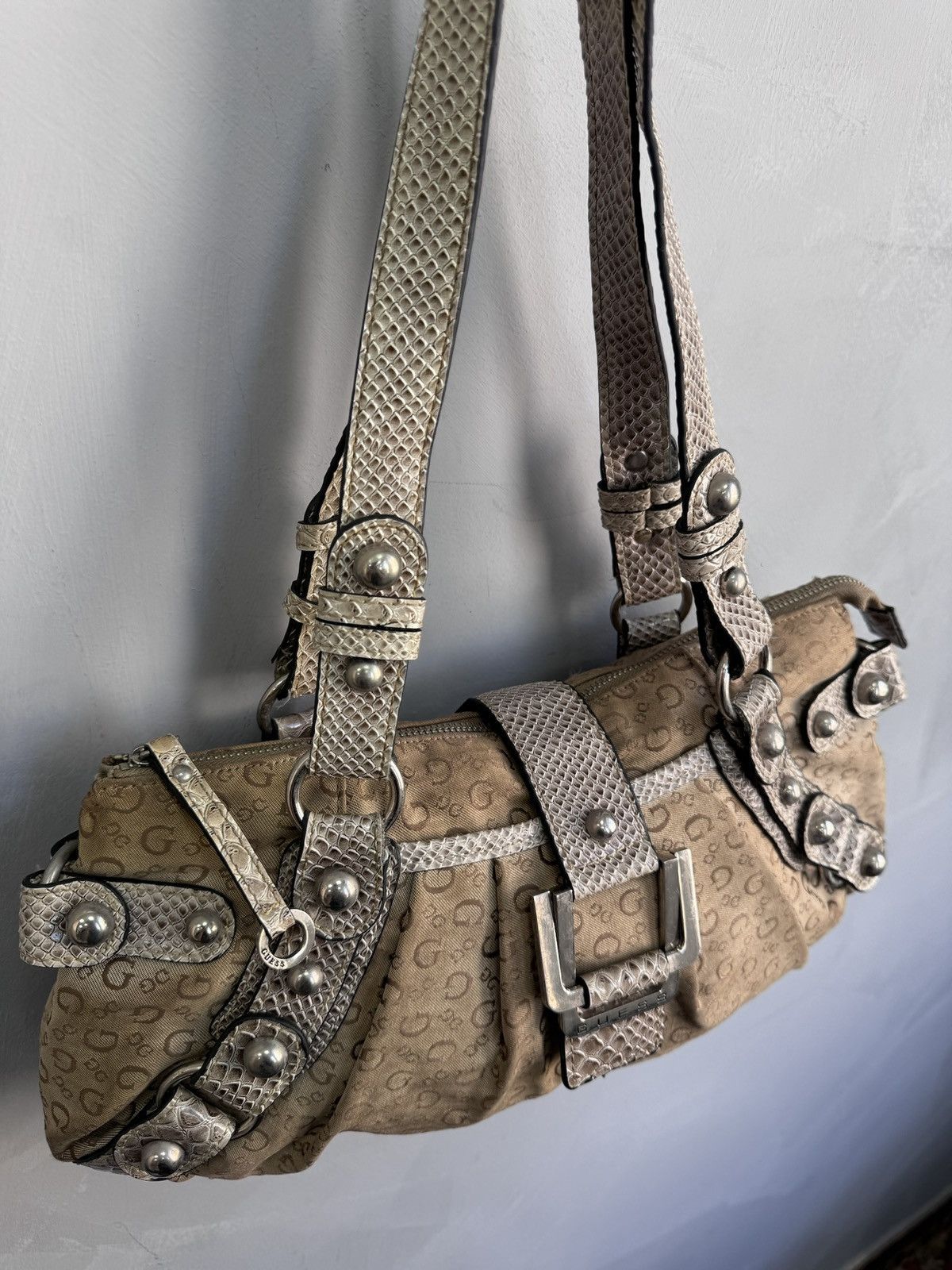 Guess × Vintage Vintage Archival Rare Guess Handbag with many zips Y2K Size ONE SIZE - 7 Thumbnail