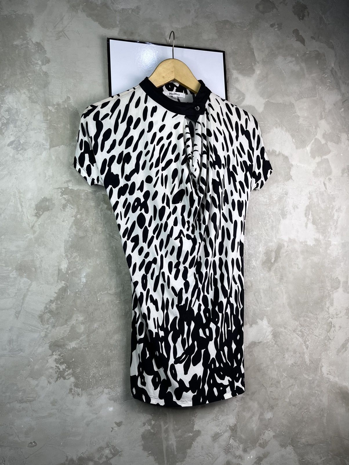 Max Mara Max Mara Wrap Silk Luxury Blouse Animal Pattern Size S / US 4 / IT 40 - 5 Thumbnail