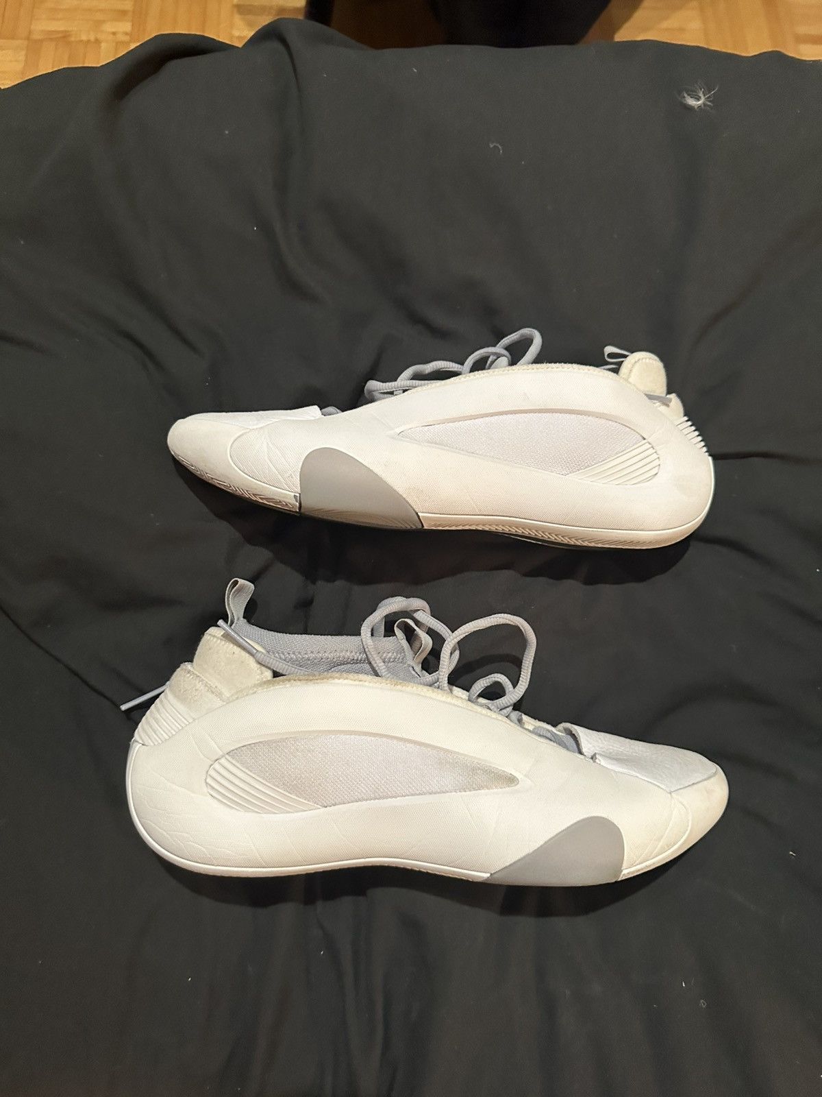 Adidas White party harden volume 8s Size US 11.5 / EU 44-45 - 1 Thumbnail