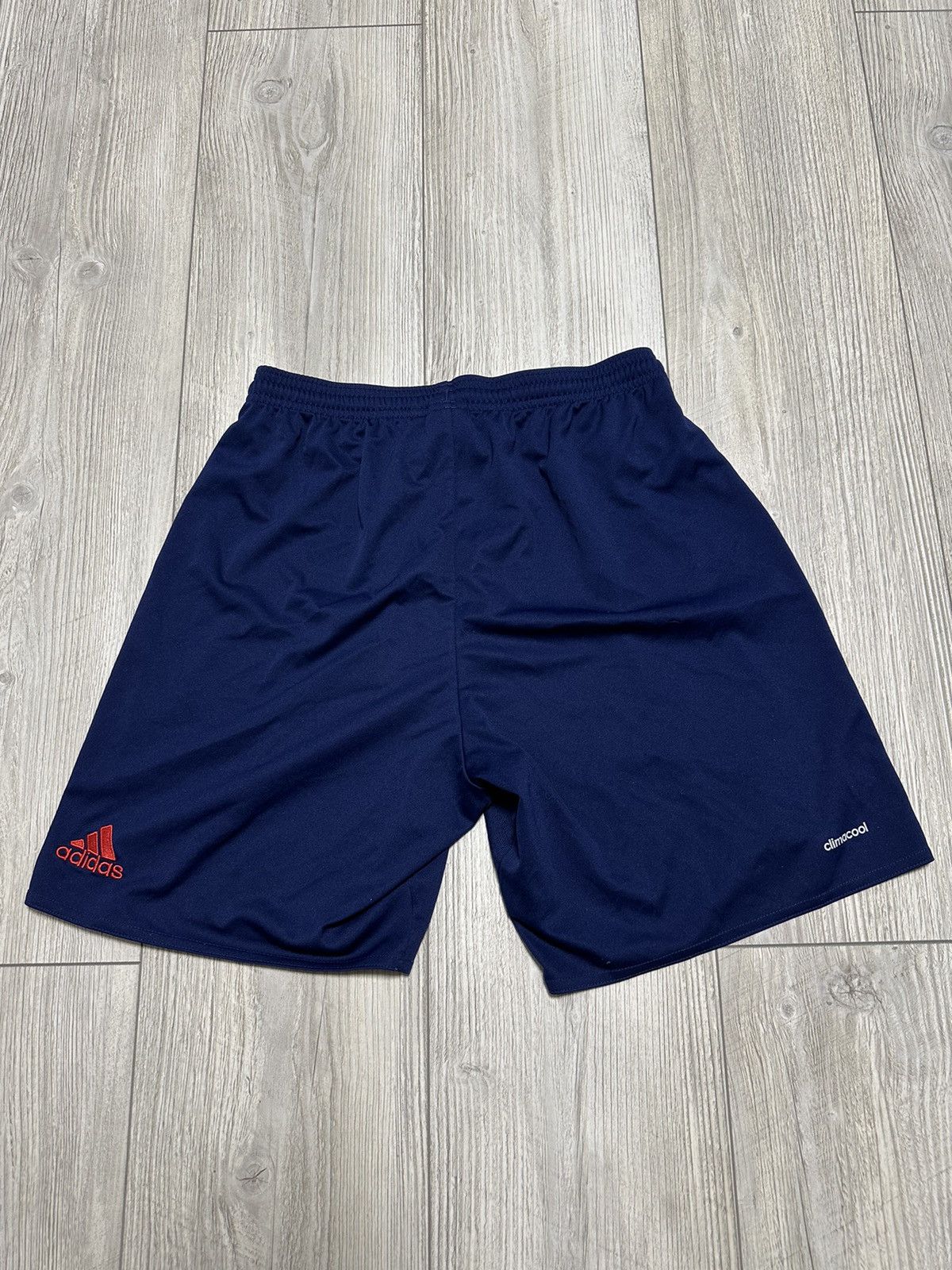 Adidas ADIDAS MANCHESTER UNITED SOCCER SPORT FOOTBALL SHORTS Size US 32 / EU 48 - 3 Thumbnail