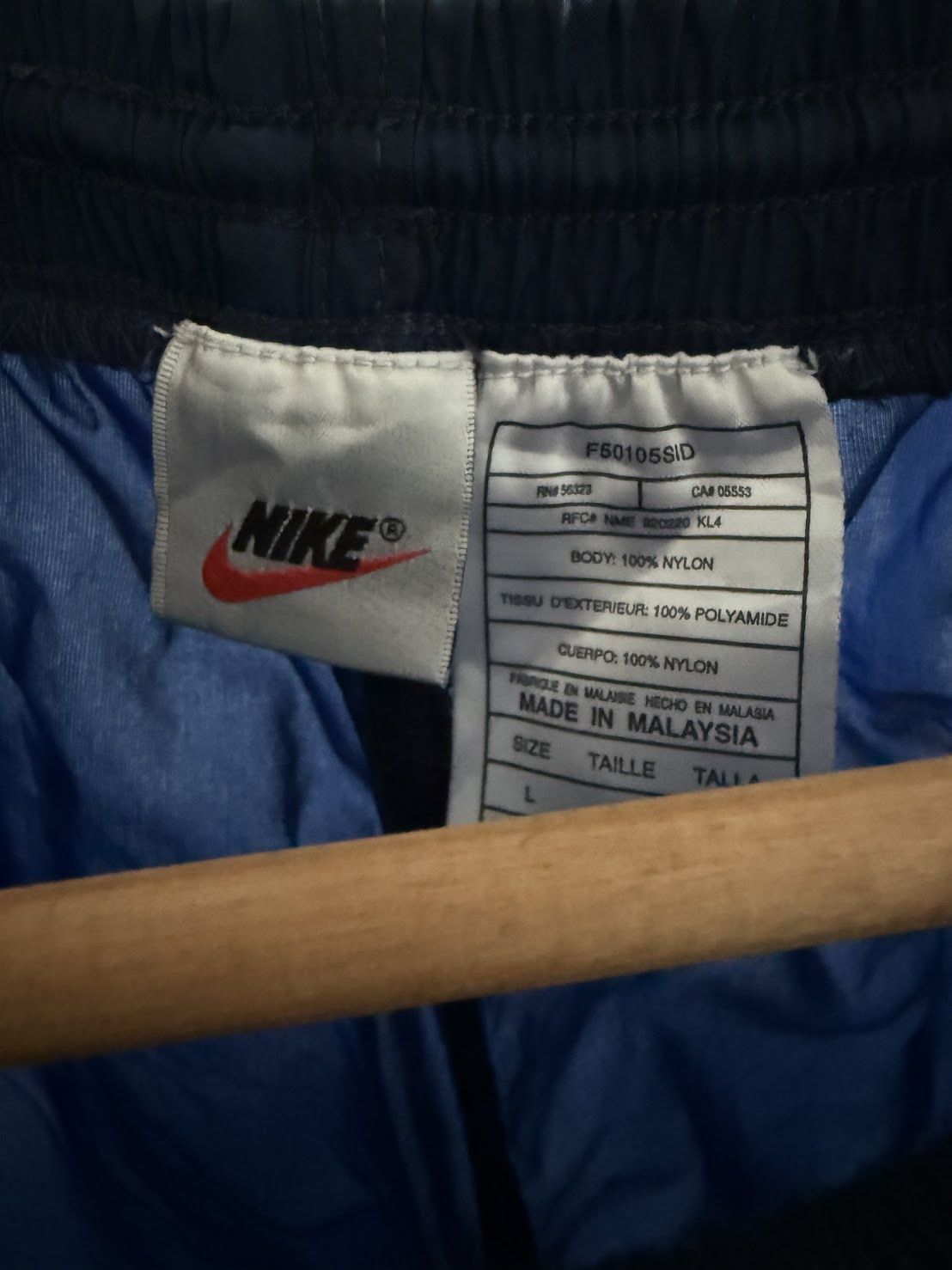 Nike Vintage Nike Nylon Track Pants Navy Blue Y2K Size US 30 / EU 46 - 3 Thumbnail