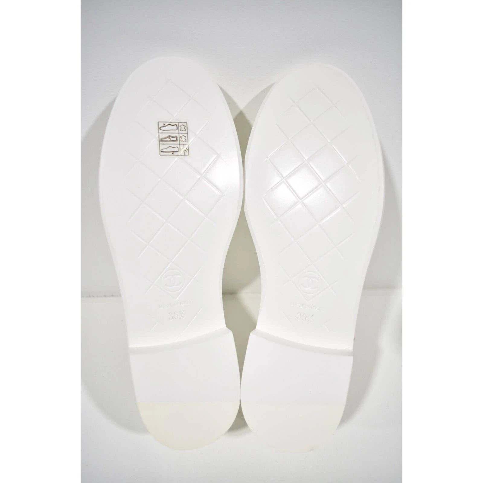 22P Quilted Flap Turnlock CC Mule Slip On Flat Loafer 36.5