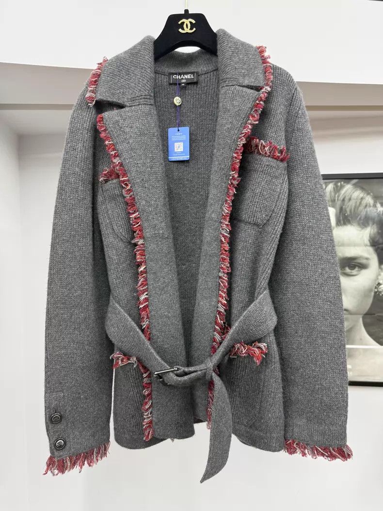 Chanel Chanel Gray coco letter printed tweed stitching ticed cash Size S / US 4 / IT 40 - 1 Thumbnail