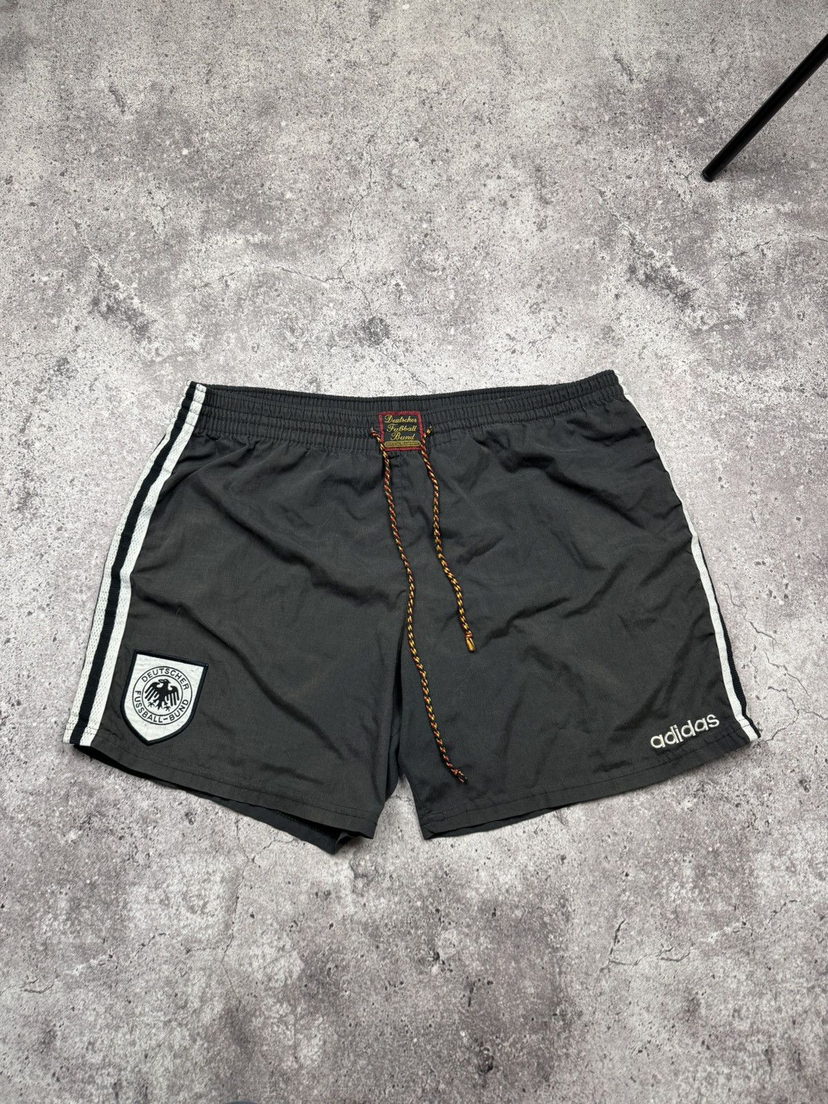 Adidas Vintage Adidas 90s Deutscher Fussball Bund Soccer Fade Short Size US 36 / EU 52 - 1 Thumbnail