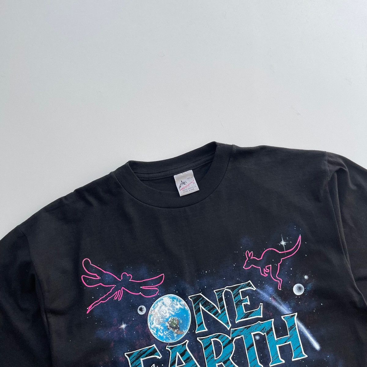 Vintage One Earth One Change 1992 Harlequin All Over Print T-Shirt Size US M / EU 48-50 / 2 - 2 Thumbnail