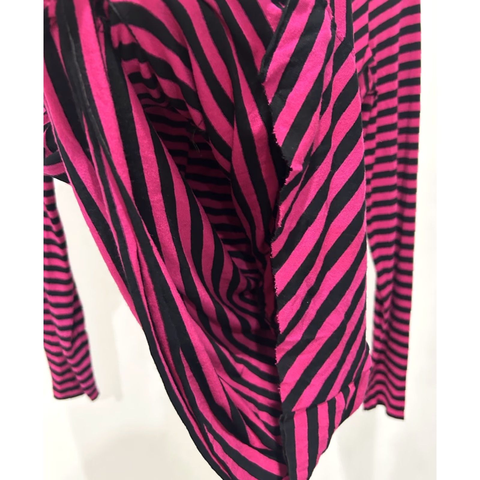 Vince Camuto Vince Camuto Blouse Women XS V-Neck Long Sleeve Pink Black Stripe Stretch Pullover Shirt Size XS / US 0-2 / IT 36-38 - 5 Thumbnail