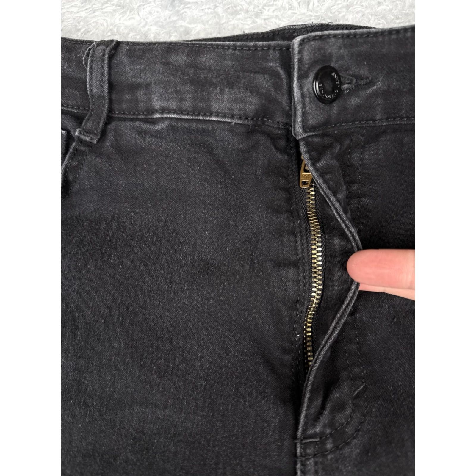 Vintage Bandolino Jeans Women 31x30 Black Denim Straight Leg Washed Zip Fly 5 Pocket Size 24" / US 00 / IT 34 - 5 Thumbnail
