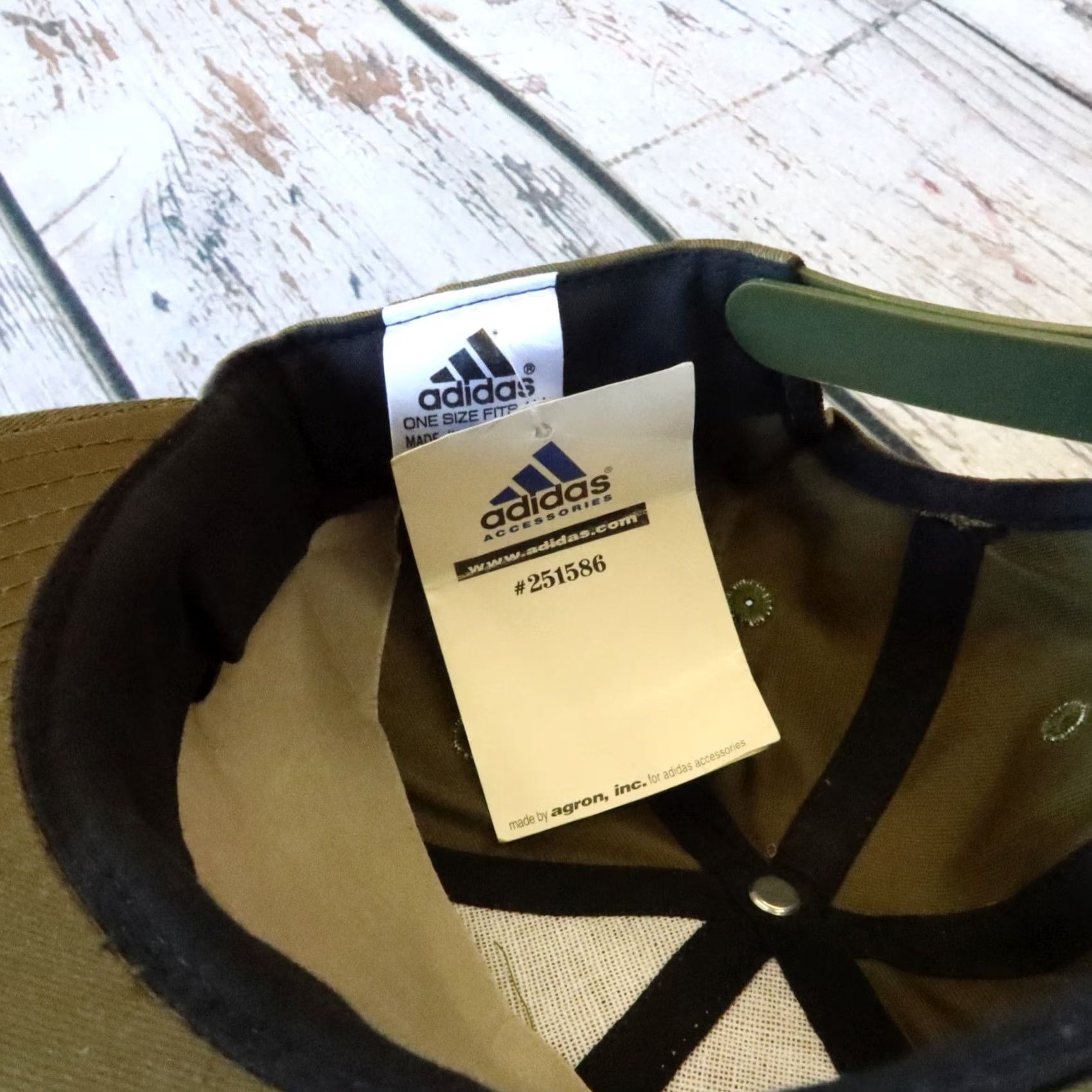 Adidas VINTAGE Adidas Logo Snapback Hat Cap Green Men One Size Adidas Cap Green Deadstock 90s Logo Snapback Hat Men Green Size ONE SIZE - 6 Thumbnail