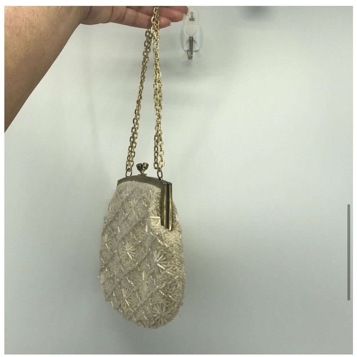 Other Vintage made in Hong Kong White Beaded Bag gold chain Size ONE SIZE - 5 Thumbnail
