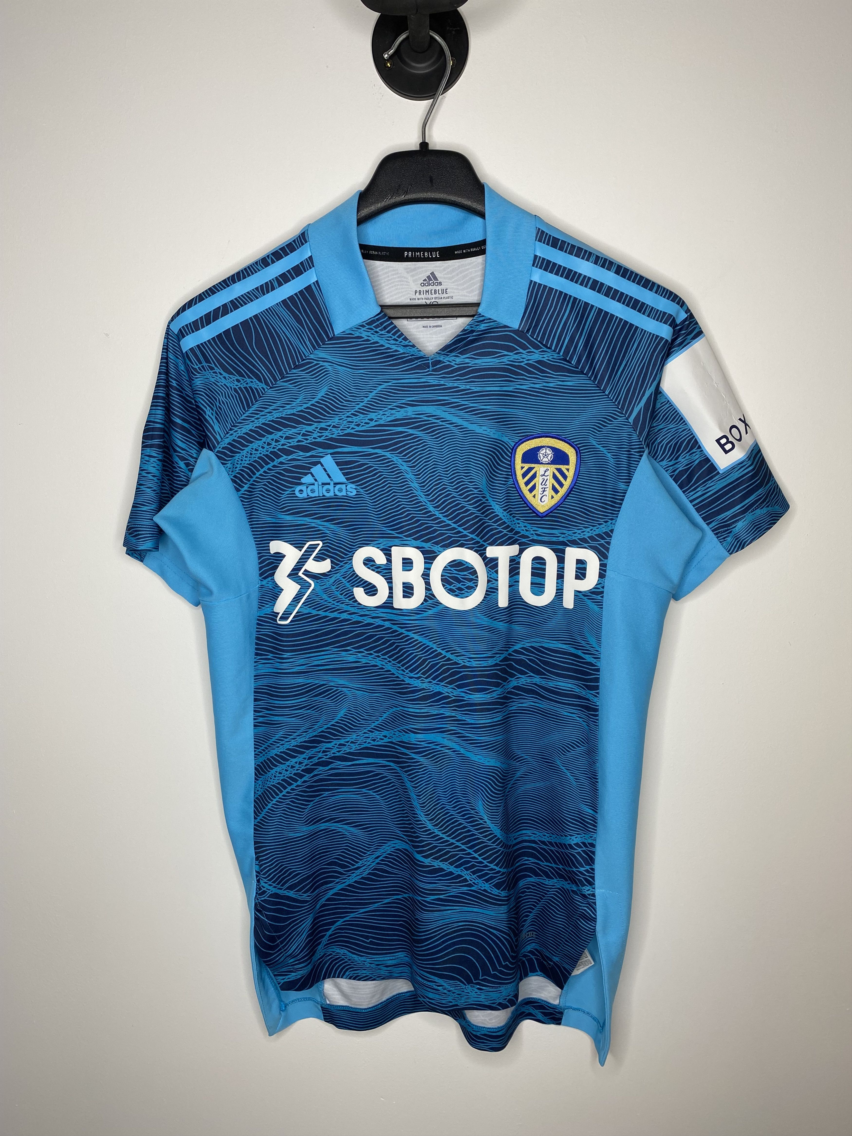 Adidas LEEDS UNITED 2021-22 GOALKEEPER FOOTBALL SHIRT SOCCER JERSEY Size US XS / EU 42 / 0 - 1 Thumbnail