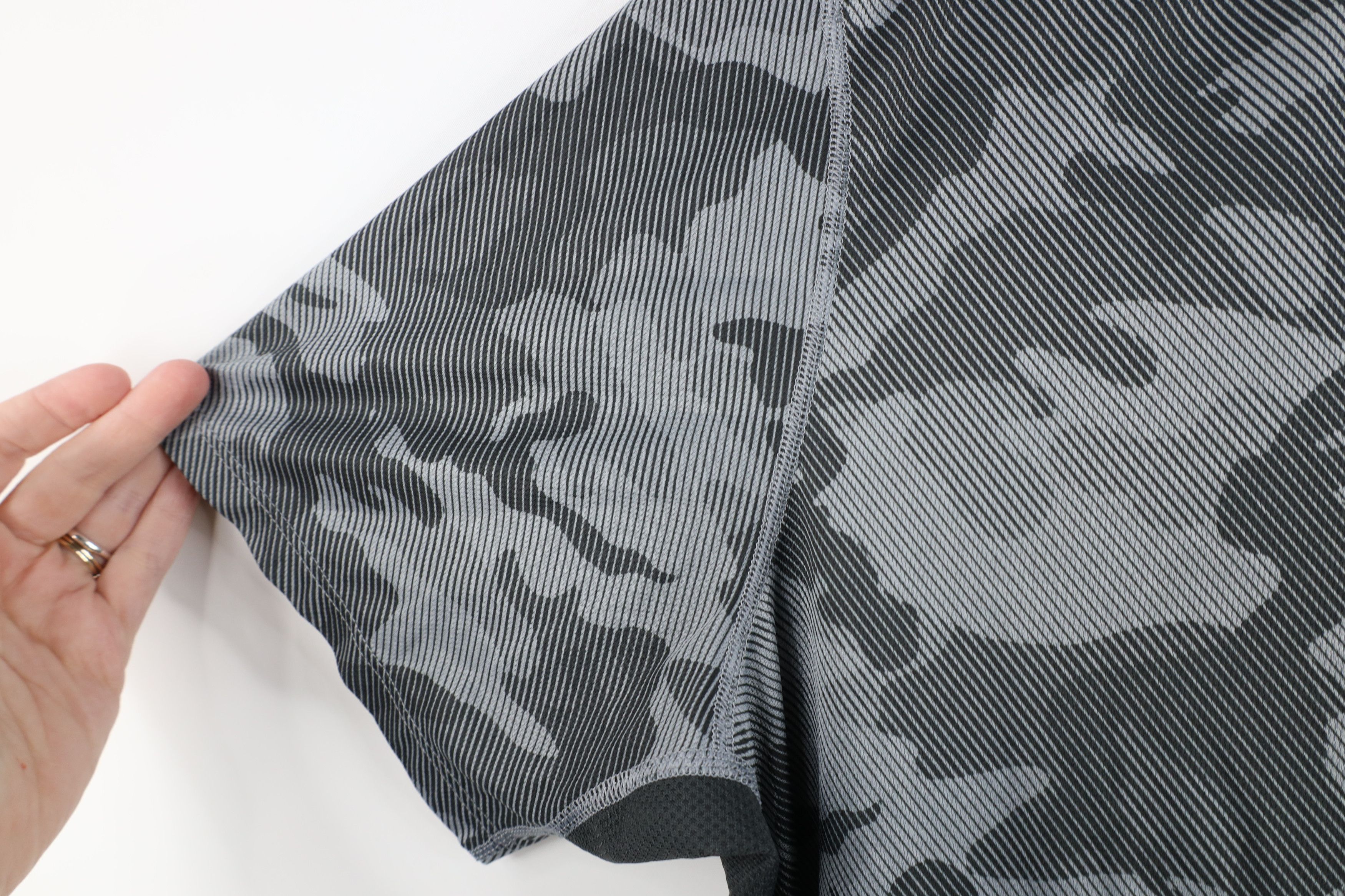 Nike Nike Running Travis Scott Mini Swoosh Camouflage T-Shirt Size US L / EU 52-54 / 3 - 9 Thumbnail
