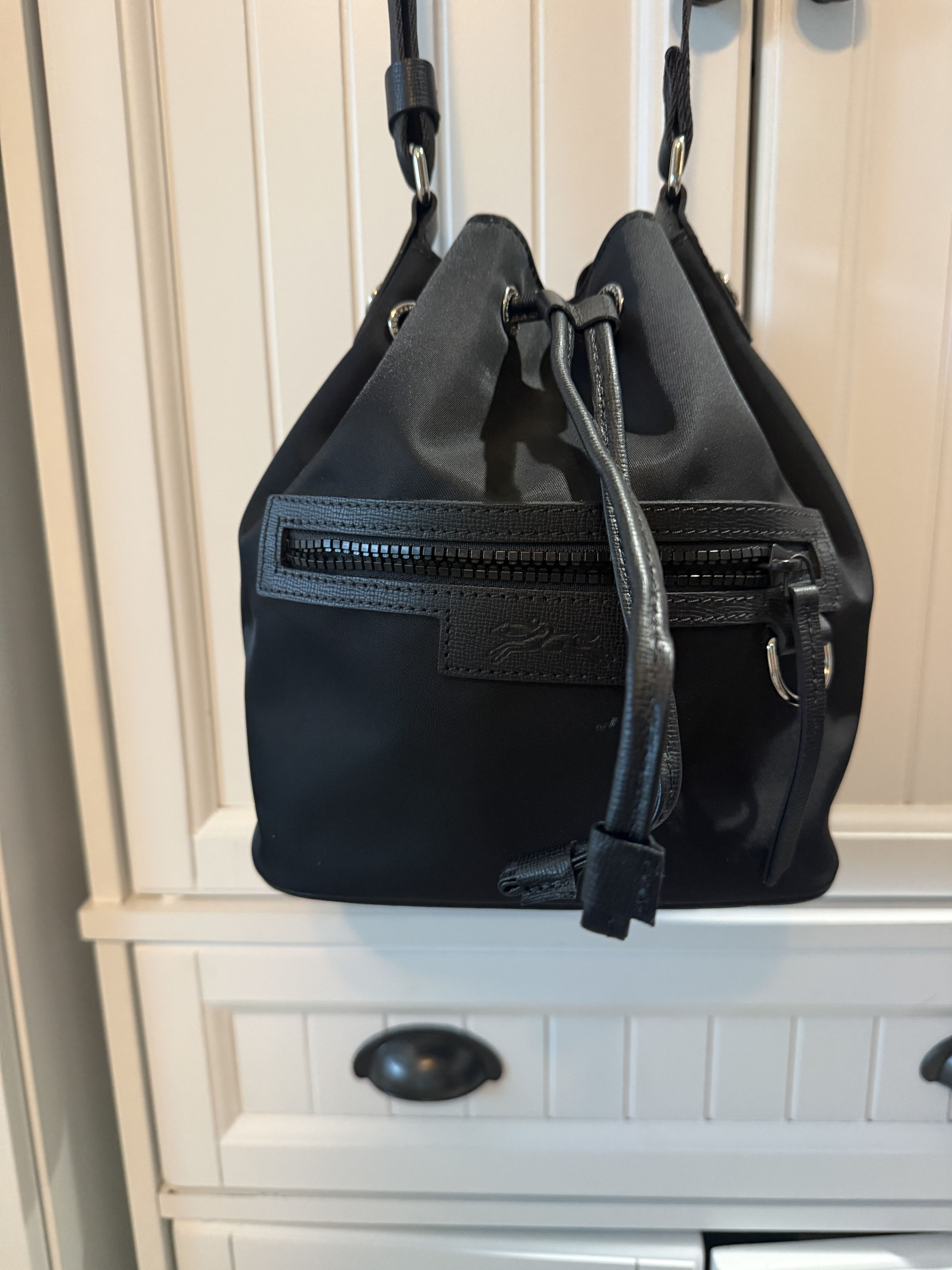 Longchamp Longchamp Le Pliage drawstring Bucket Bag Black nylon EUC Size ONE SIZE - 1 Thumbnail