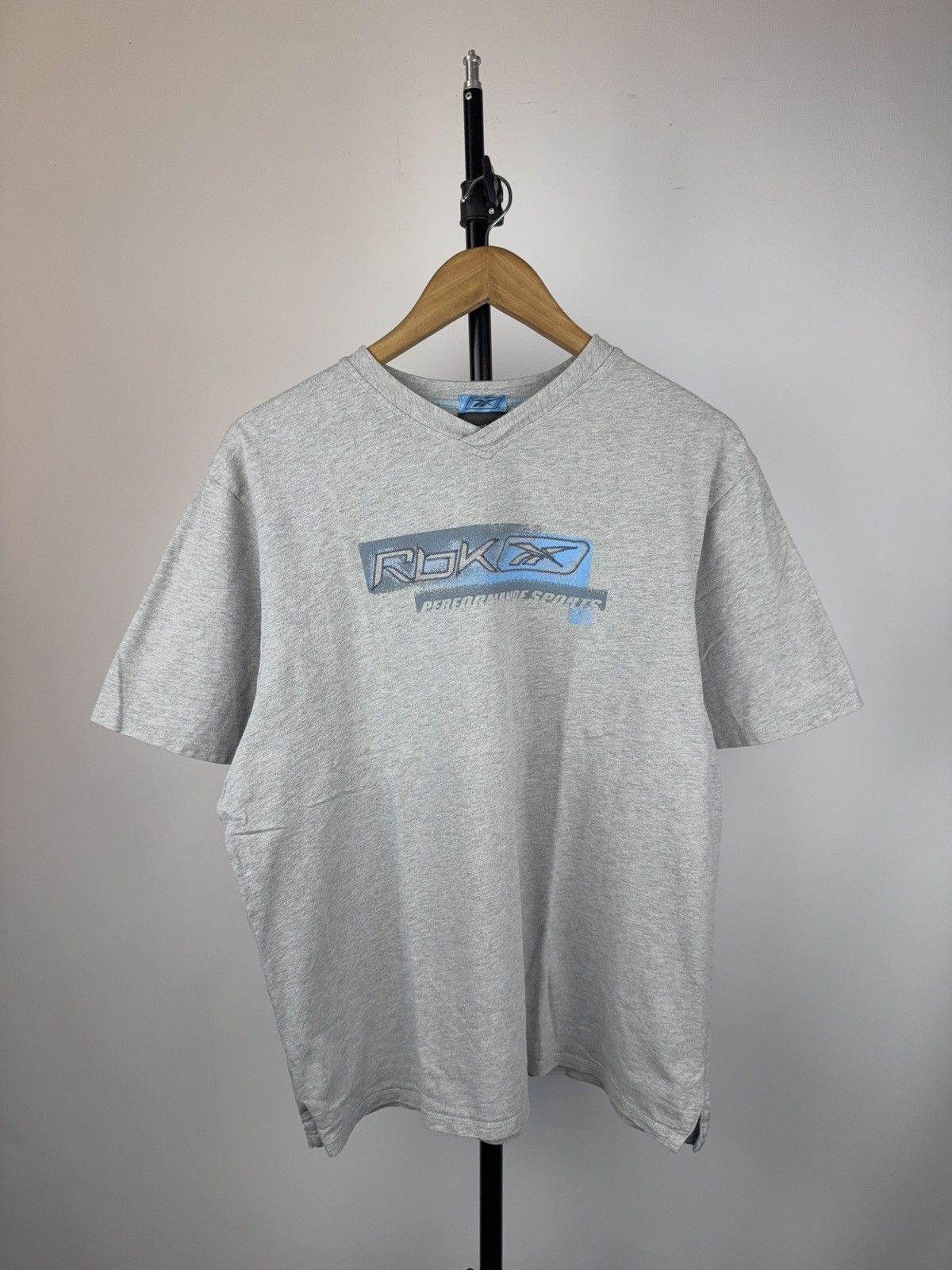Reebok Vintage 90s Retro Logo Reebok RBK V neck Tee Shirt Size US L / EU 52-54 / 3 - 1 Thumbnail