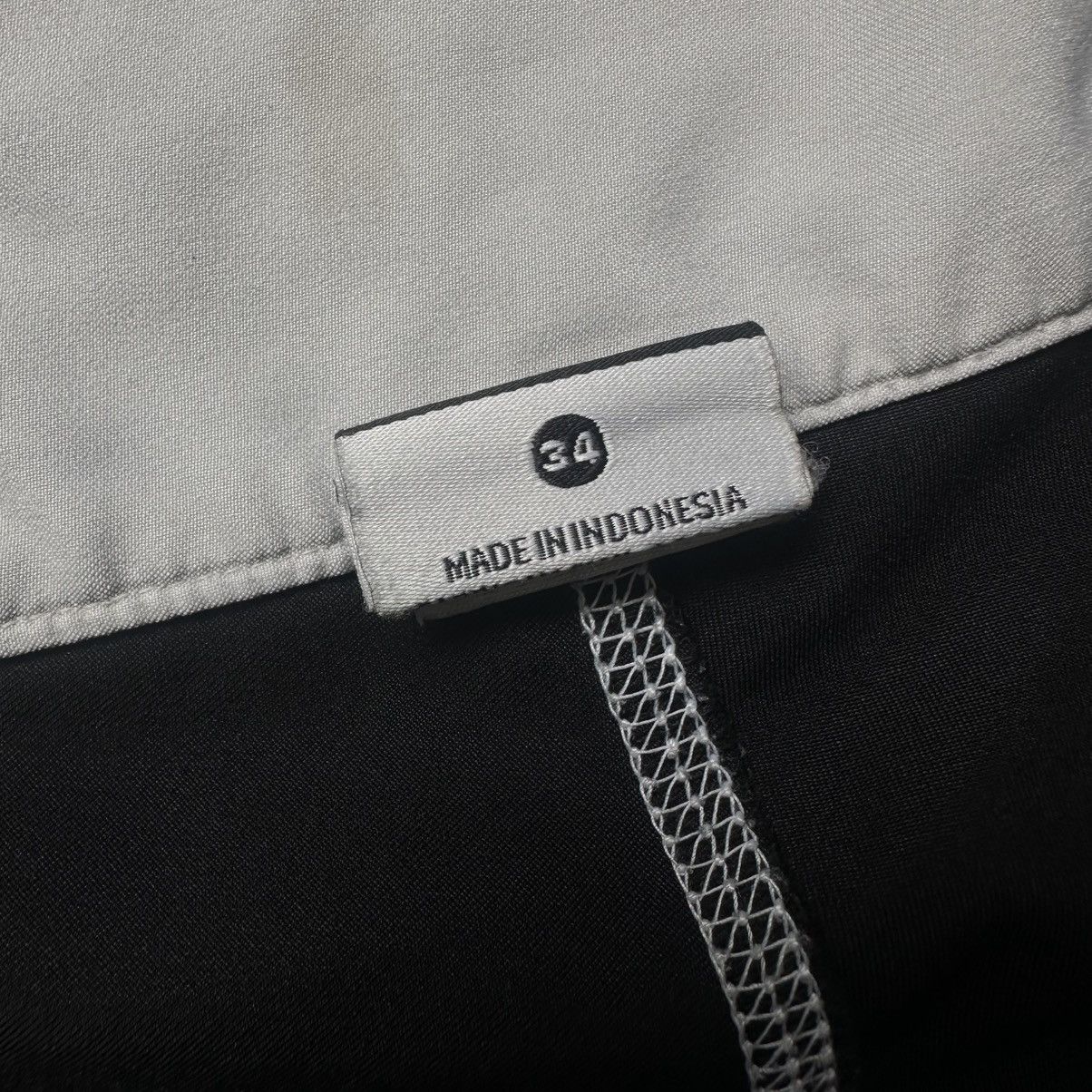 Nike VTG Nike Shorts Size 34 Y2K 00s USA Swimwear Hype Trend Size US 34 / EU 50 - 12 Thumbnail