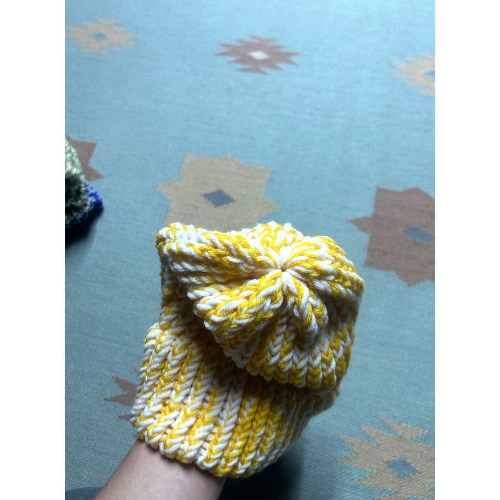 Vintage VINTAGE HaT Beanie Skull Cap Women's One Size White Yellow 2 Tone Crochet Winter Hat Size ONE SIZE - 4 Thumbnail