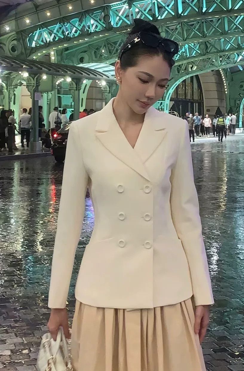Dior Dior Beige Wool Women's Blazer Size XXS / US 00 / IT 34 - 1 Thumbnail