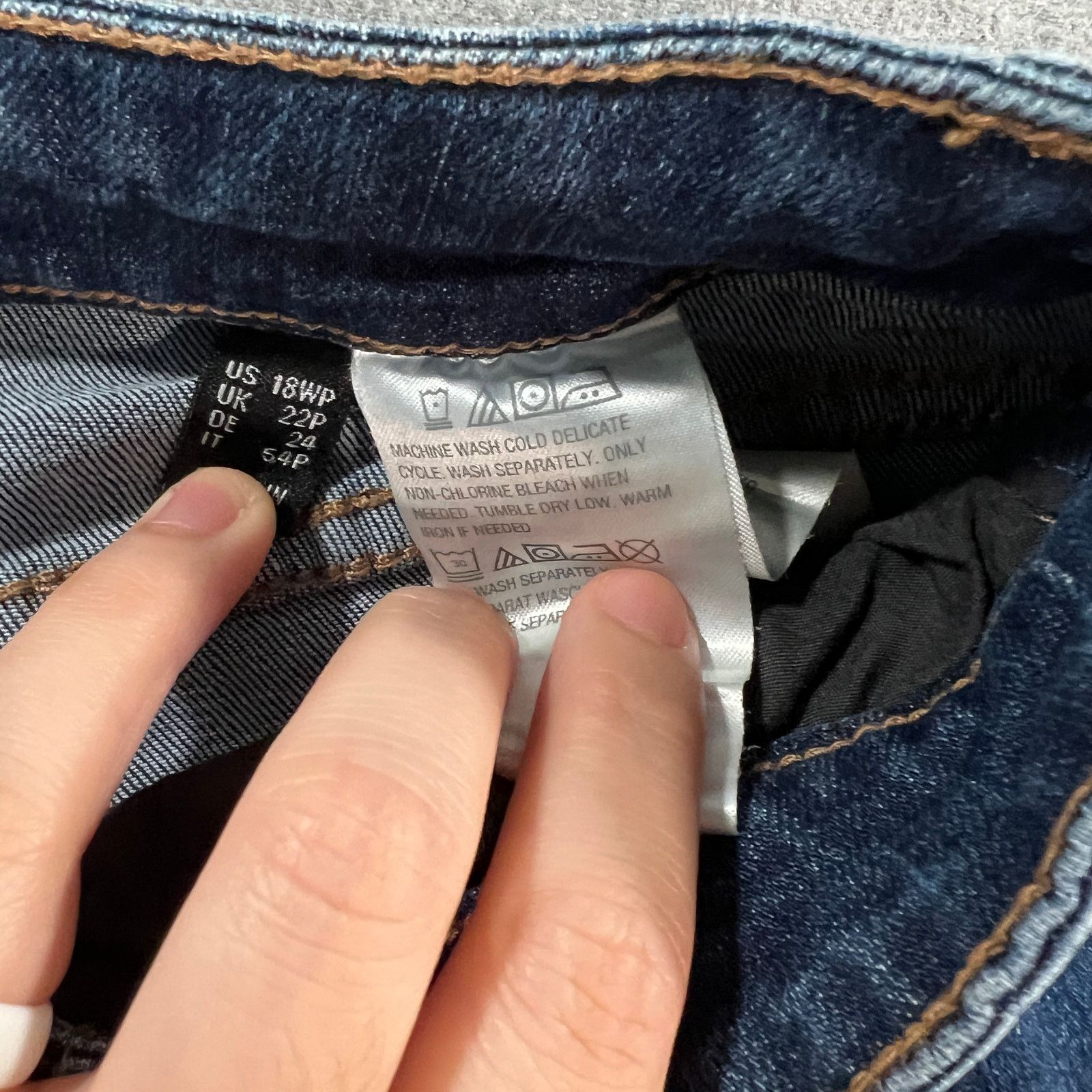 Other Susan Graver Petite Stretch Denim Girlfriend Jean with Cuff Size 40" / US 18 - 4 Thumbnail